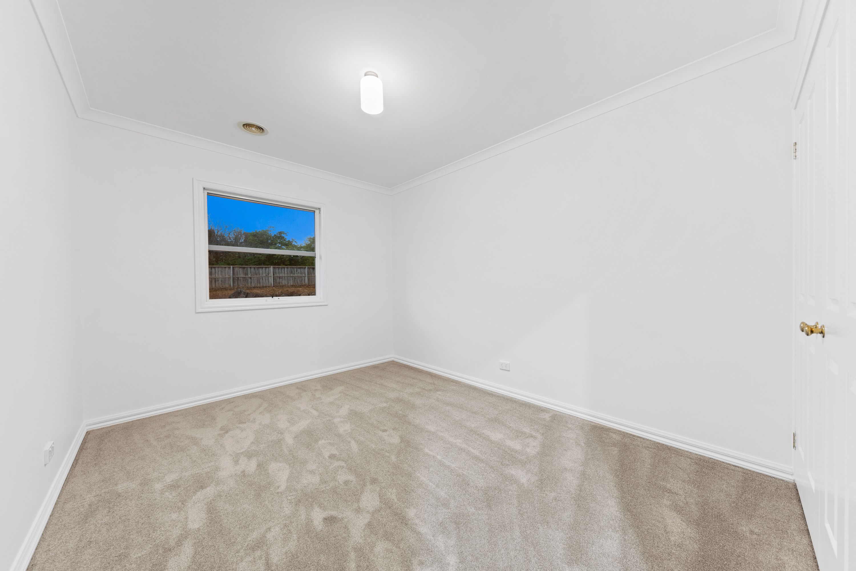 24 Pioneers Crescent — photo 24 of 30