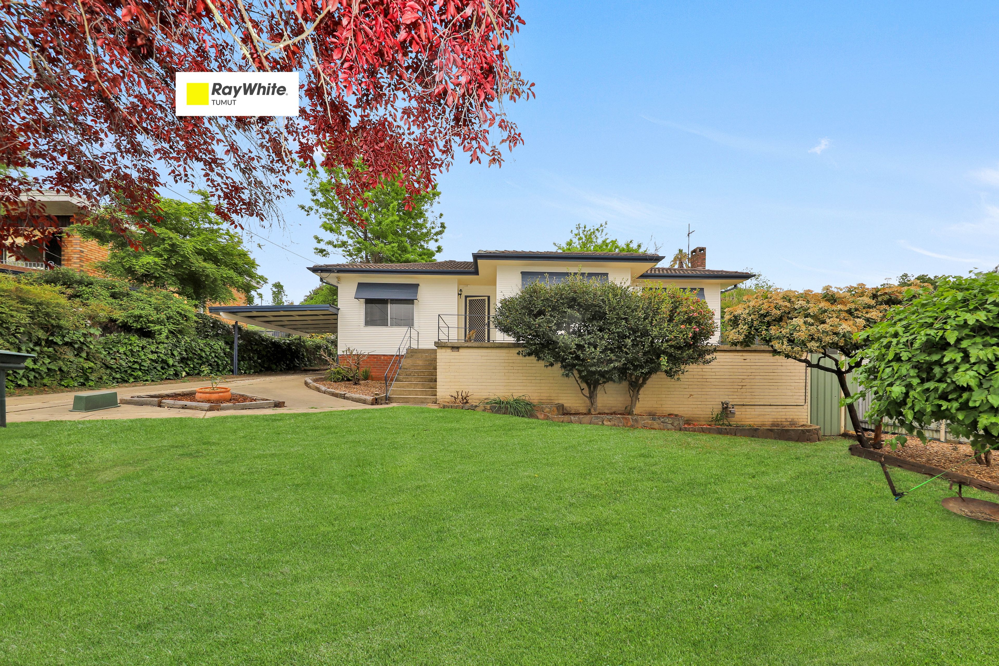 1 Highland Avenue, Tumut NSW 2720