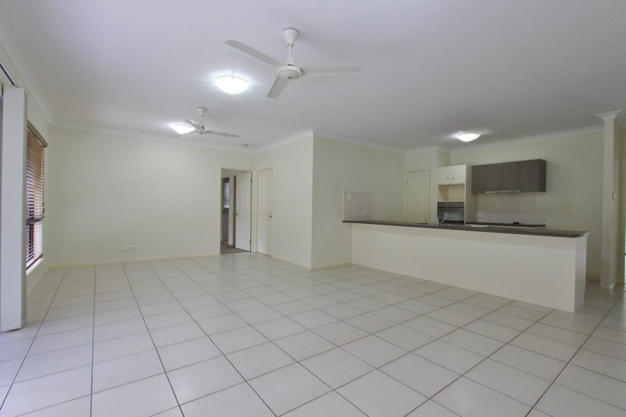3 Chandra Close, Redlynch, QLD 4870