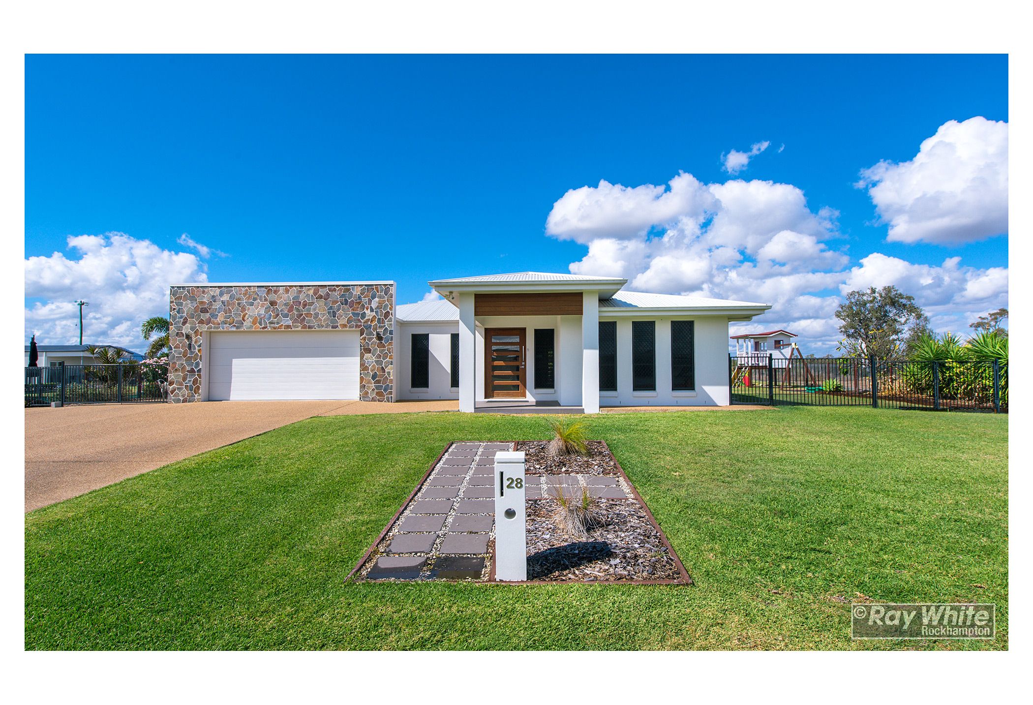 28 Riverside Drive, Parkhurst QLD 4702