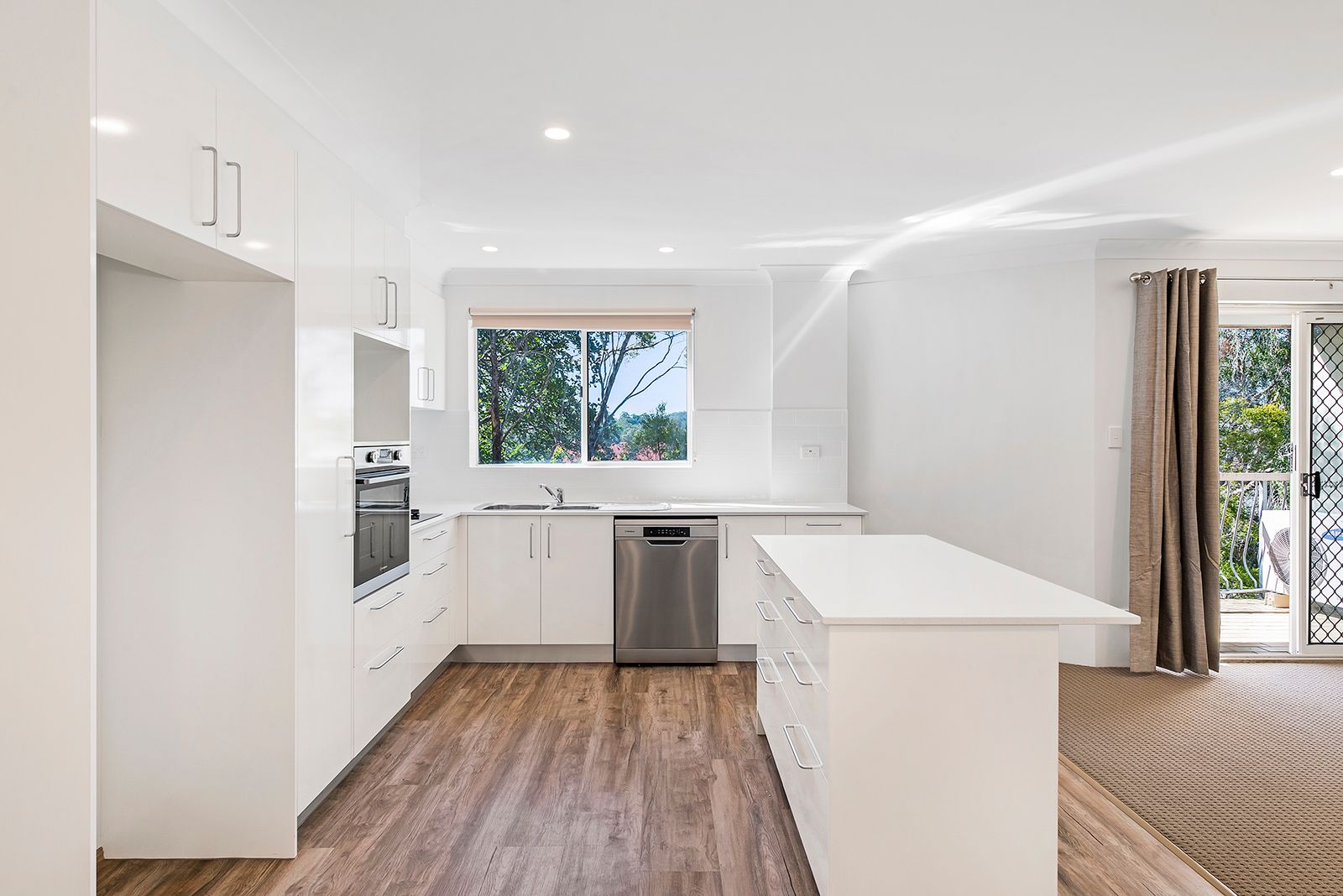 16 Swain Street, Holland Park West QLD 4121