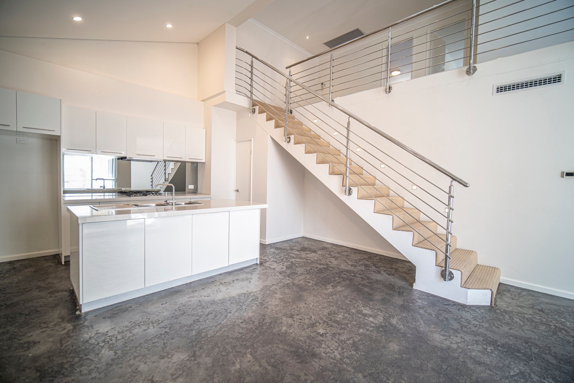 2/76 Gladstone Road — photo 8 of 20