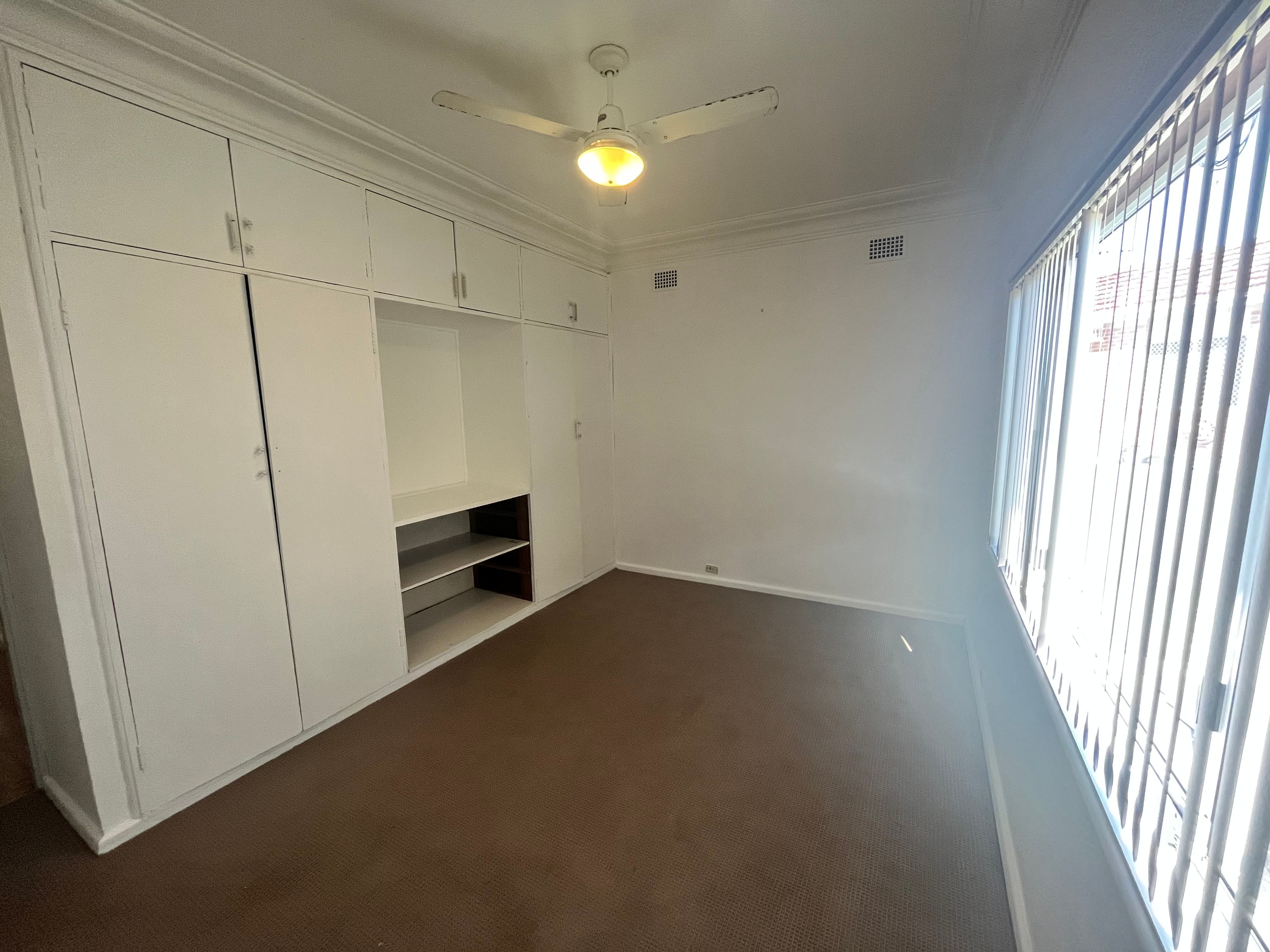 5 Asher Place, Campbelltown, NSW 2560