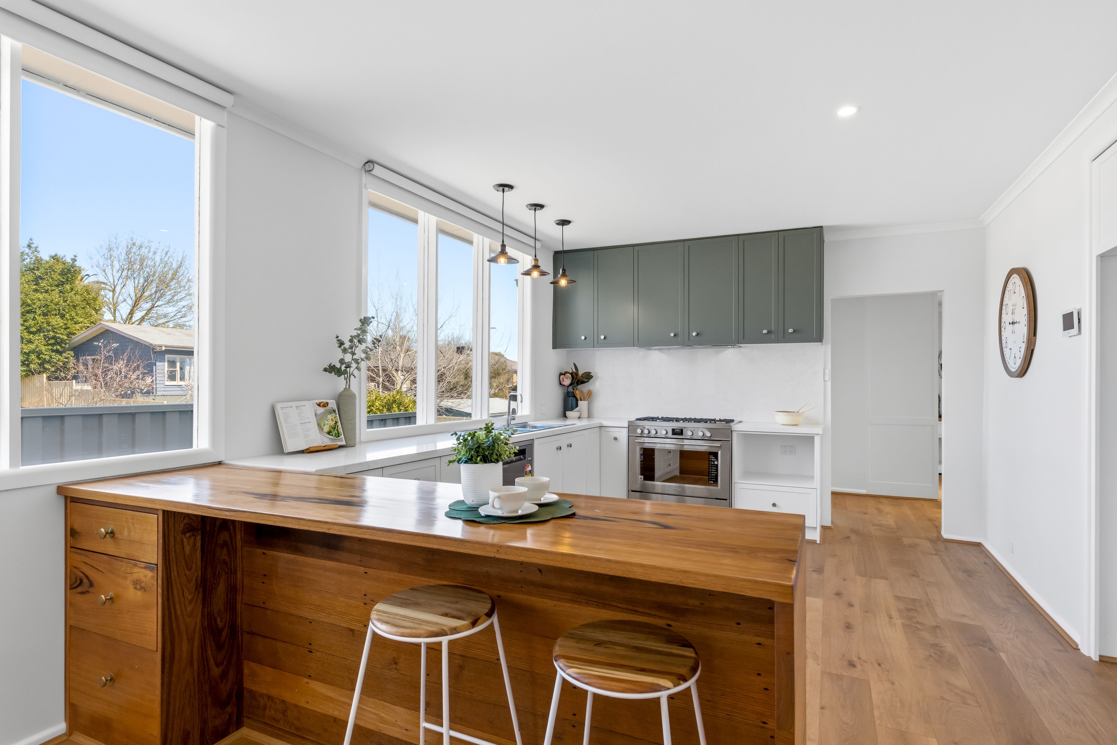 328 Richards Street — photo 8 of 30