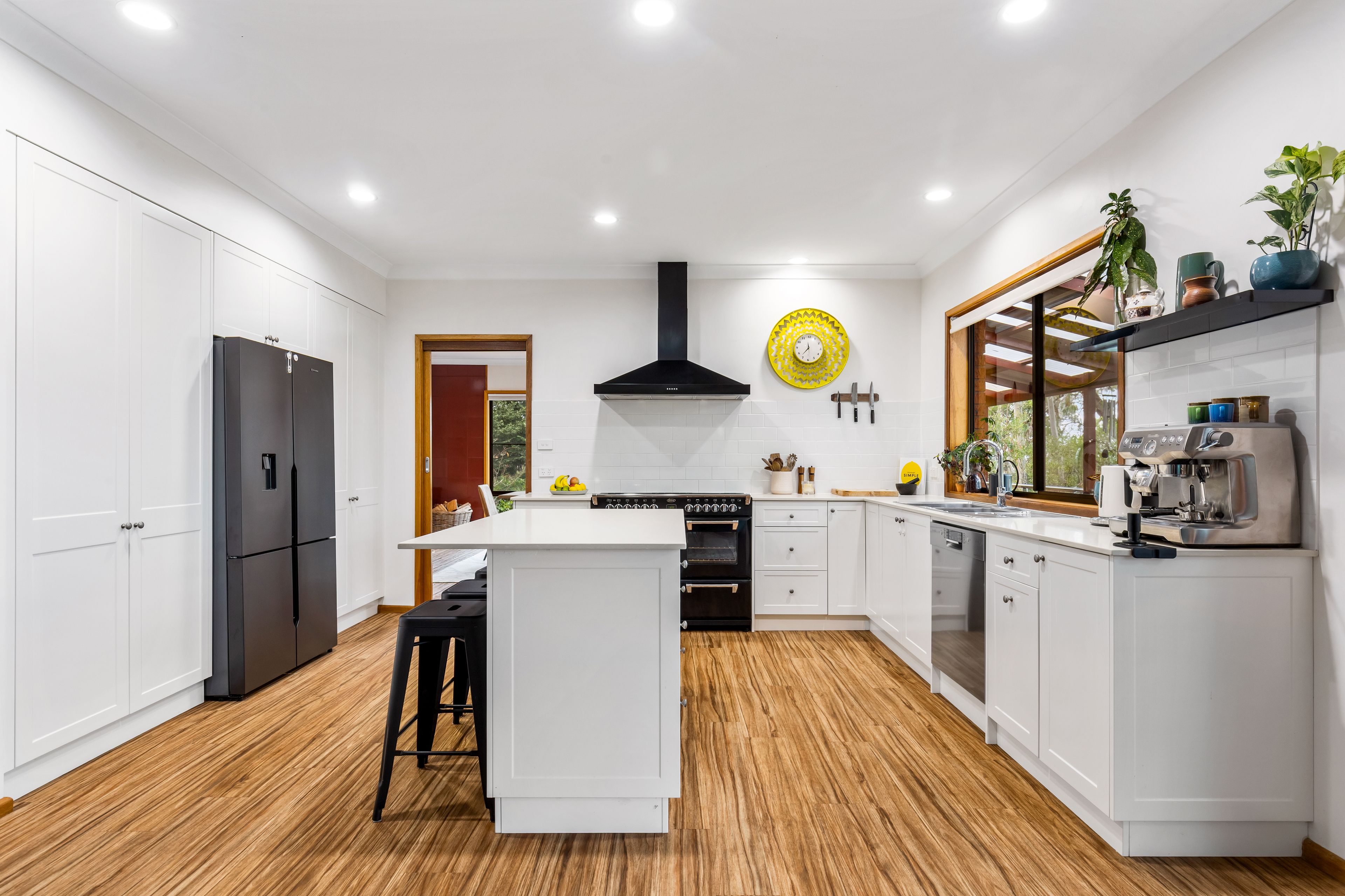 15-17 Salisbury Avenue — photo 7 of 25