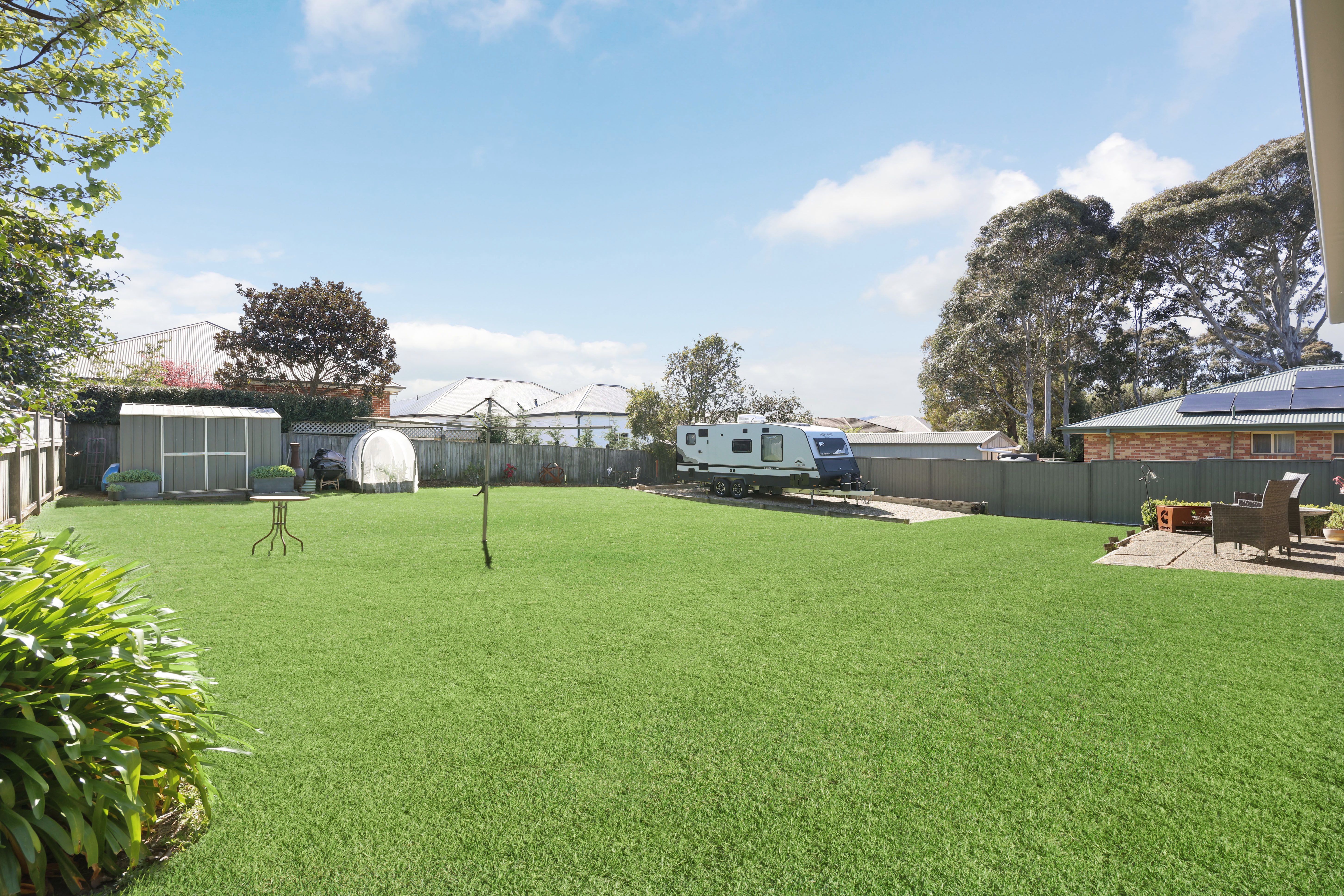 8 Glenrowan Grove — photo 11 of 13