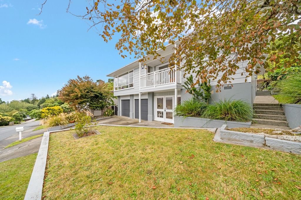 129 Tirohanga Road, Tirohanga, Lower Hutt City