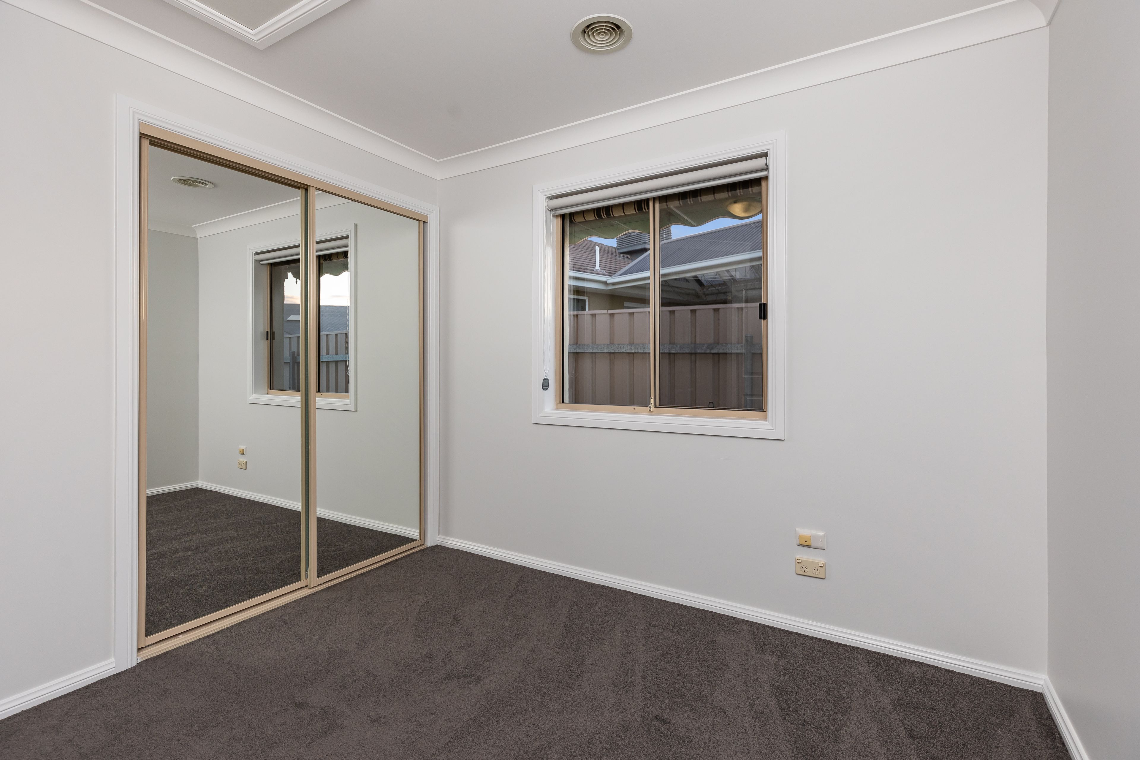 95 Yentoo Drive, Glenfield Park, NSW 2650