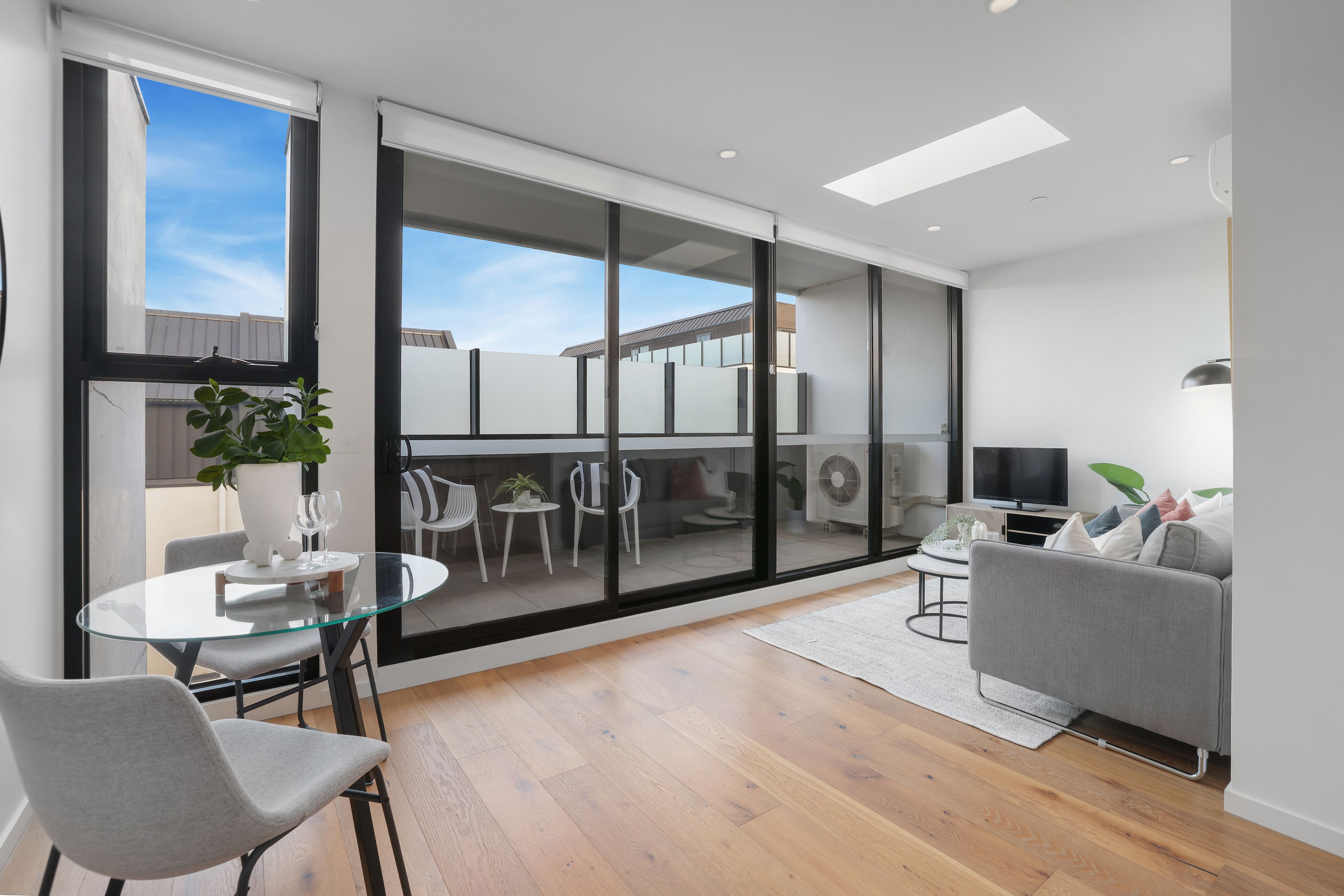 8 Elliott Avenue, Carnegie VIC 3163