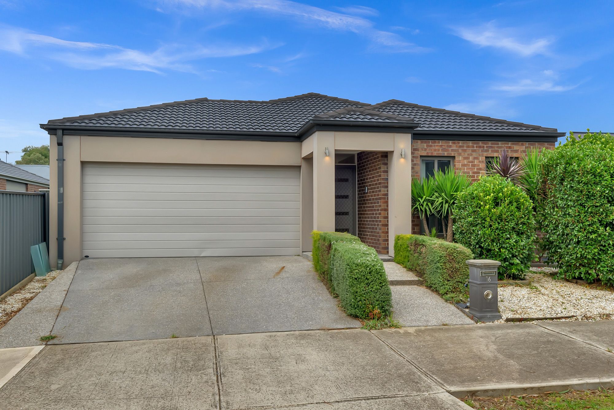 16 Dixon Creek Drive, South Morang, VIC 3752