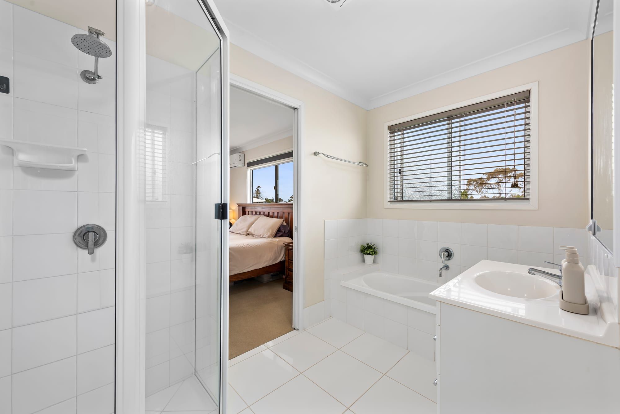 21 James Cook Drive — photo 11 of 17
