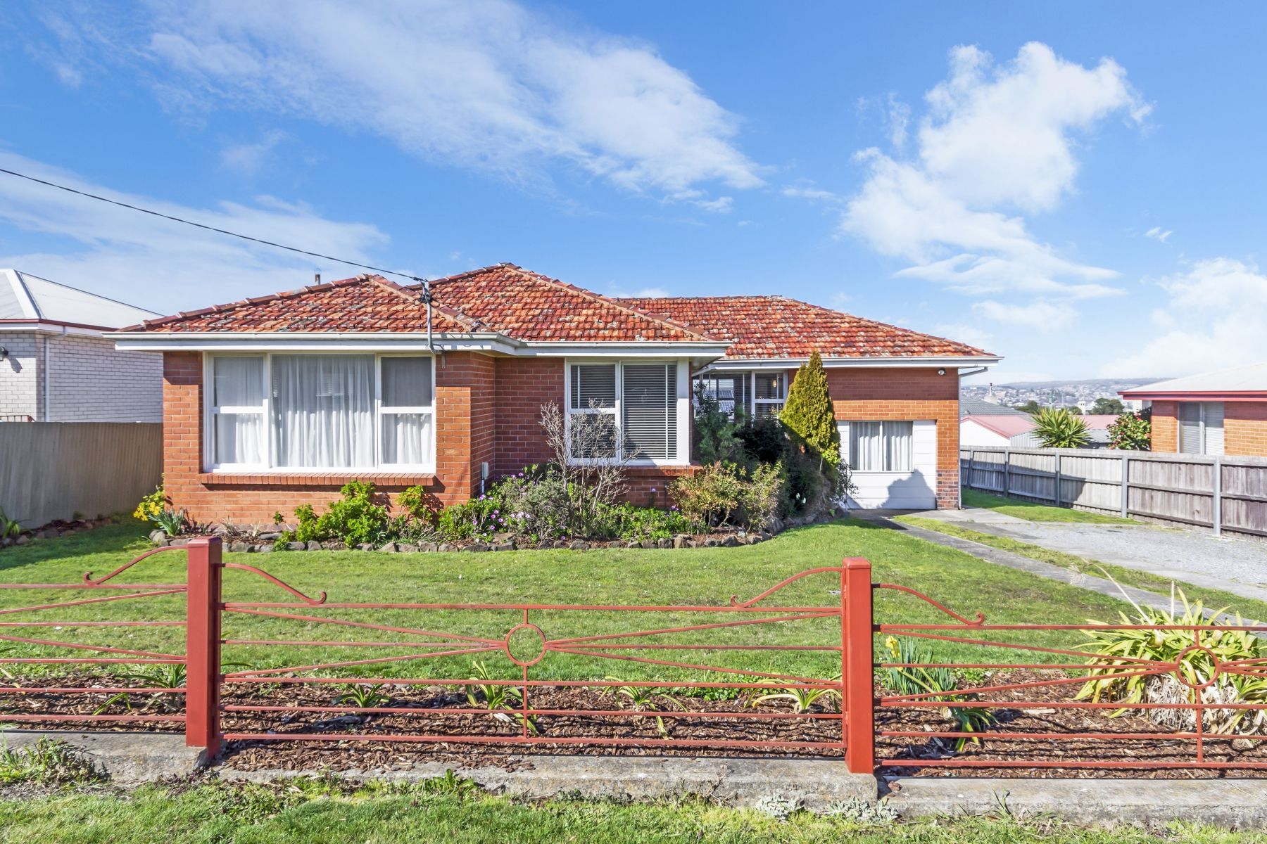 16 Arnold Street, Newnham TAS 7248
