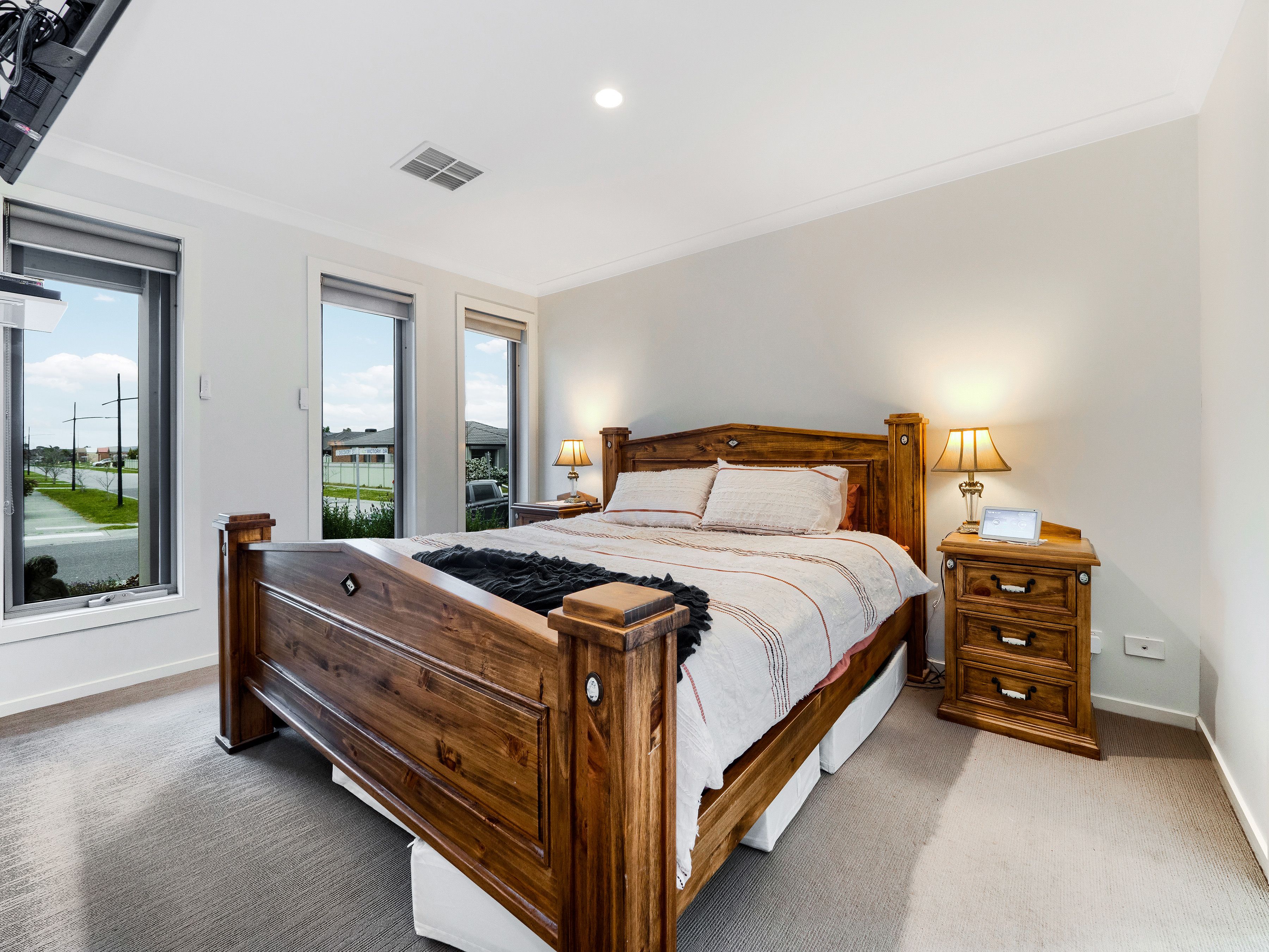 42 Victory Drive, Pakenham, VIC 3810