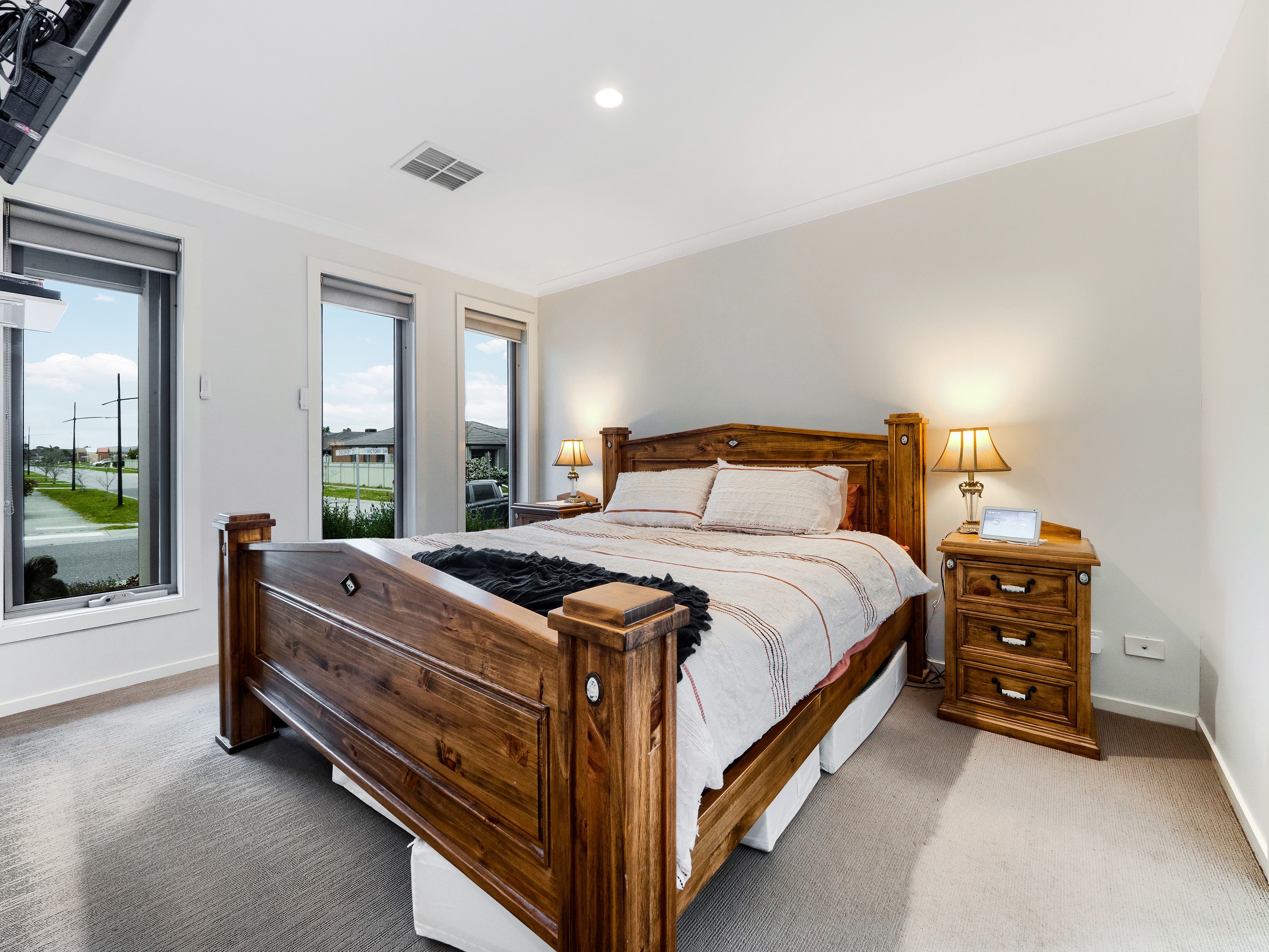 42 Victory Drive, Pakenham, VIC 3810