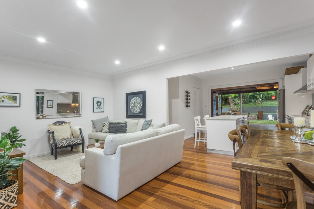 17 Chisholm Street, Stafford Heights, QLD 4053