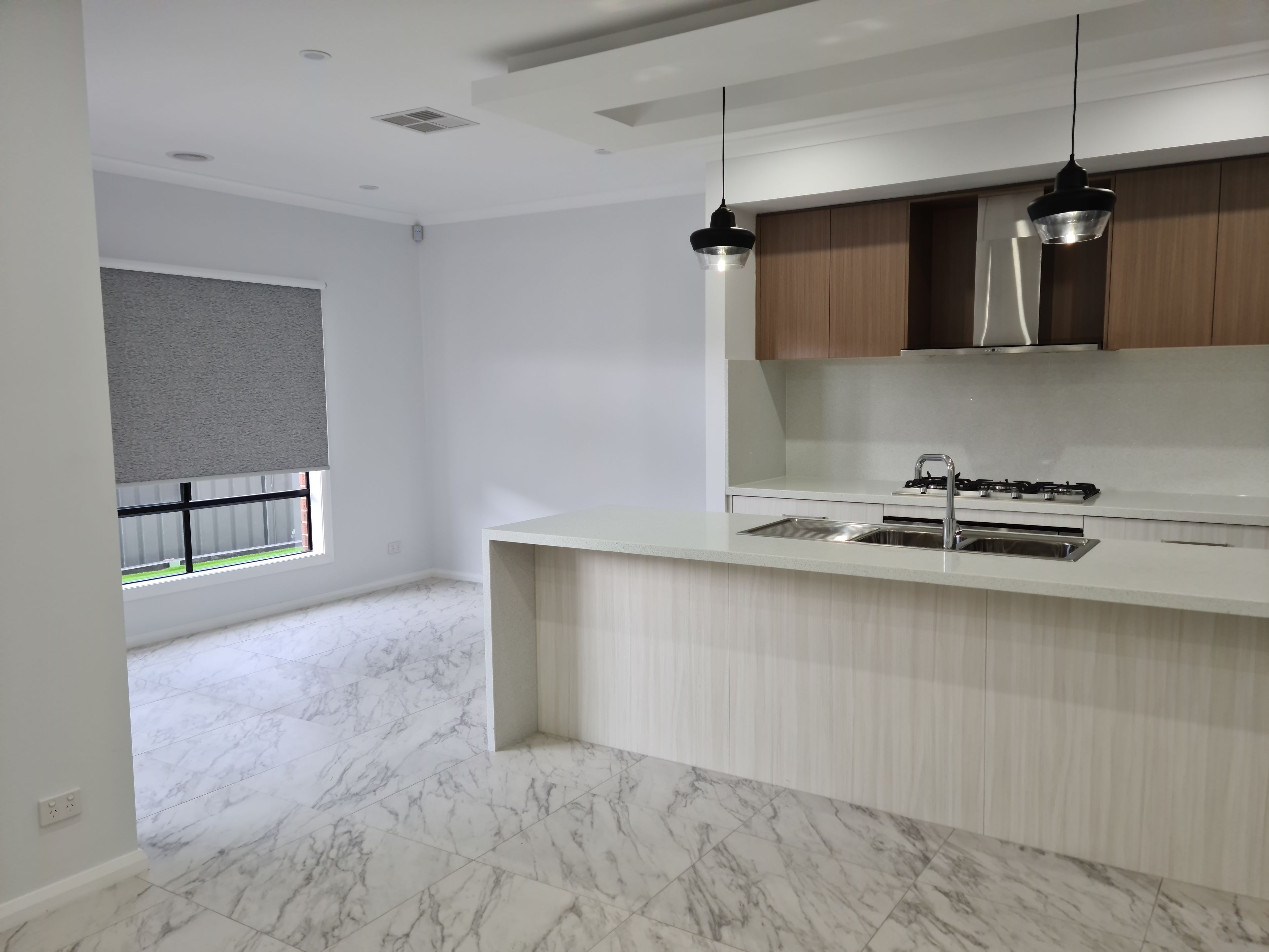 38 Manorwood Crescent — photo 10 of 15