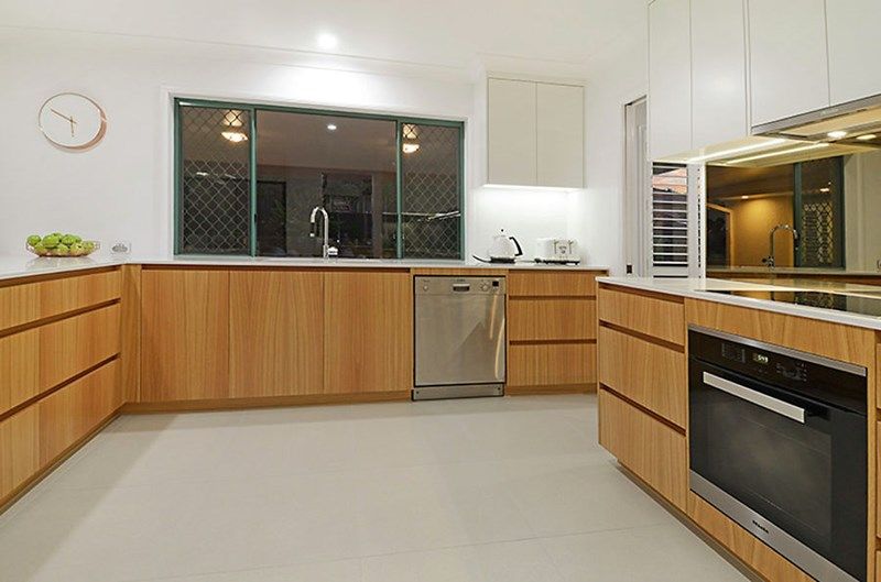5 Willow Place, Carindale, QLD 4152