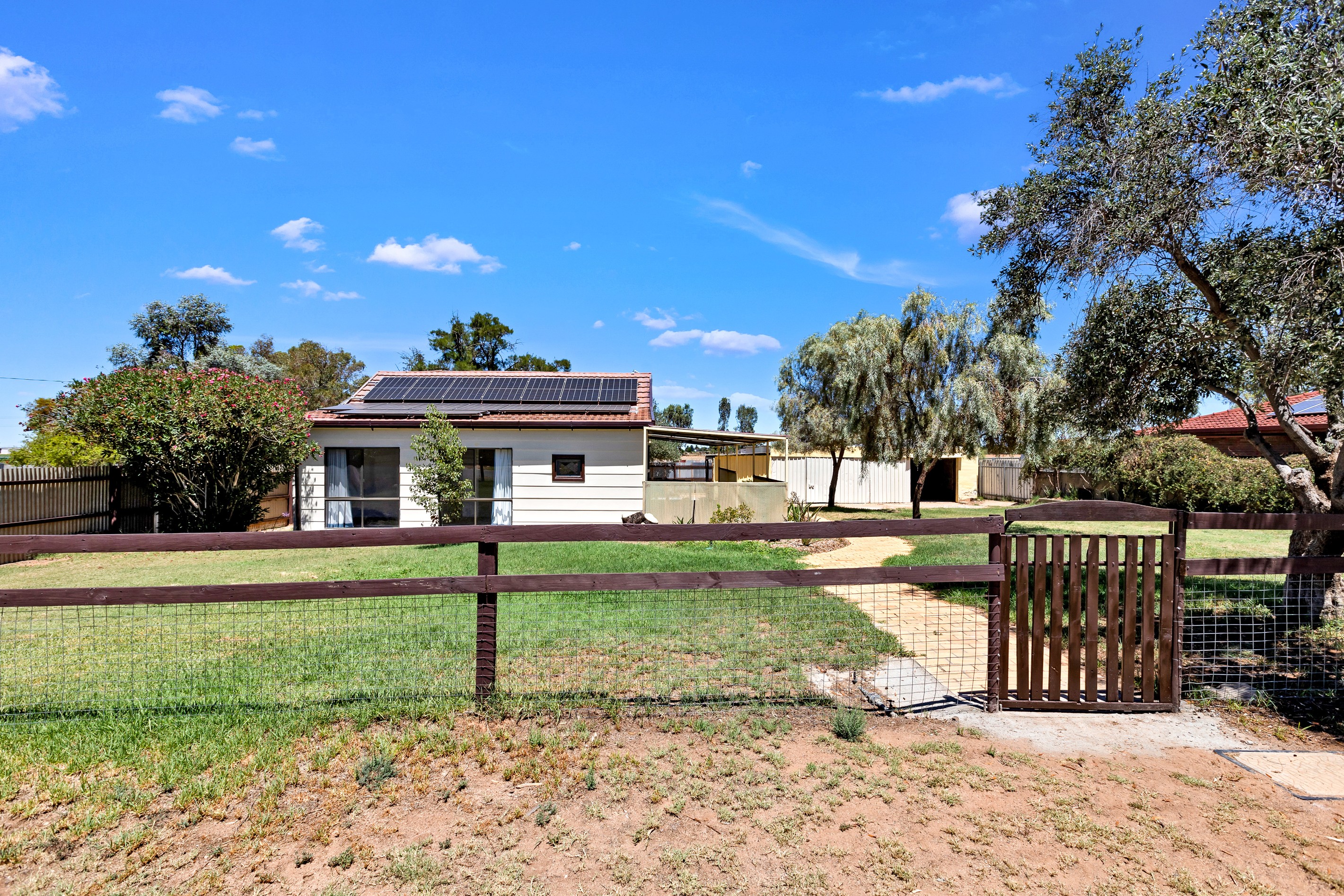 20 Latrobe Avenue, Red Cliffs, VIC 3496
