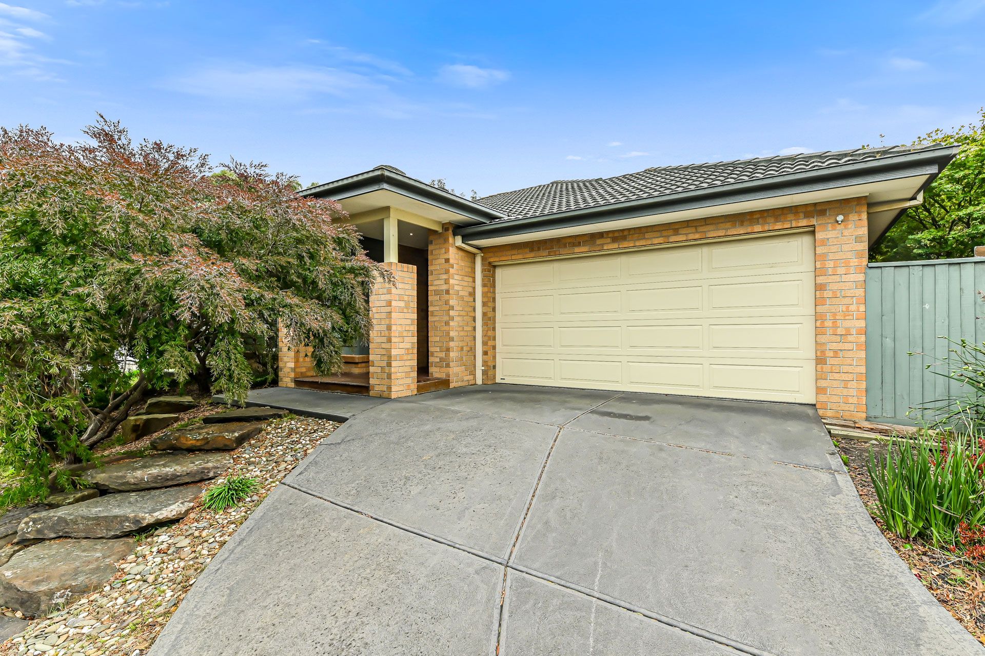 8 Grand Manor Drive, Berwick VIC 3806