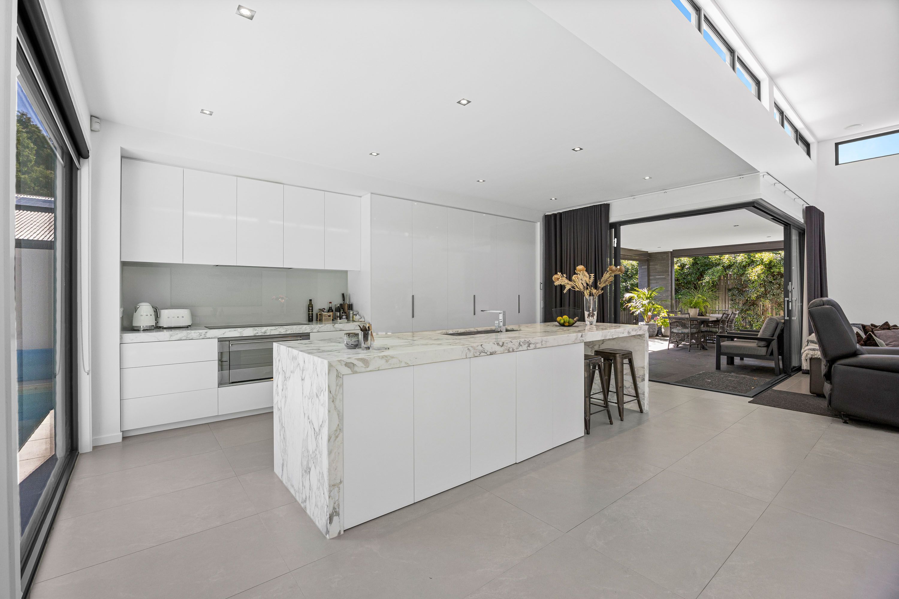 1790 Sturt Street — photo 8 of 30