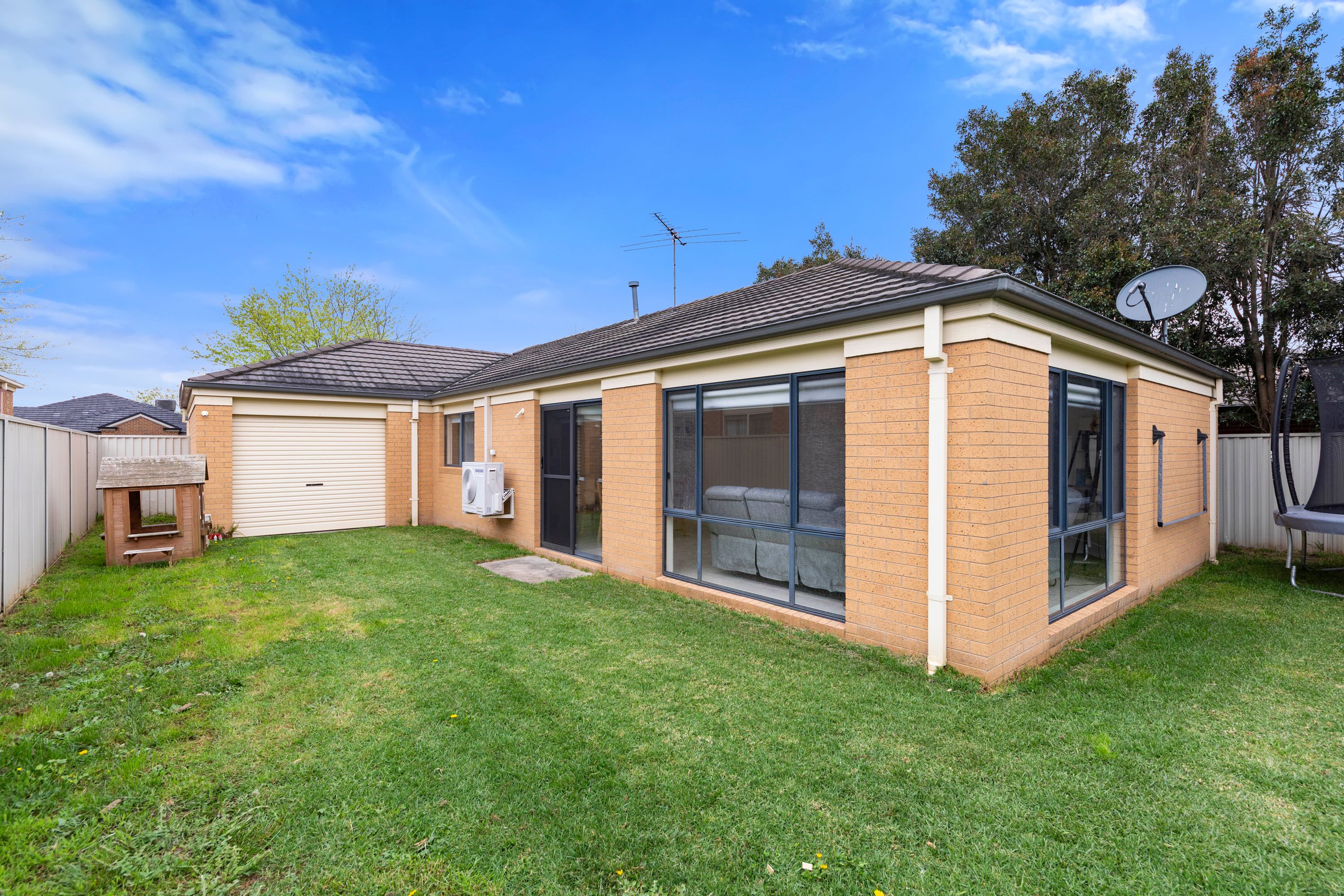 81 Oaklands Way — photo 14 of 21
