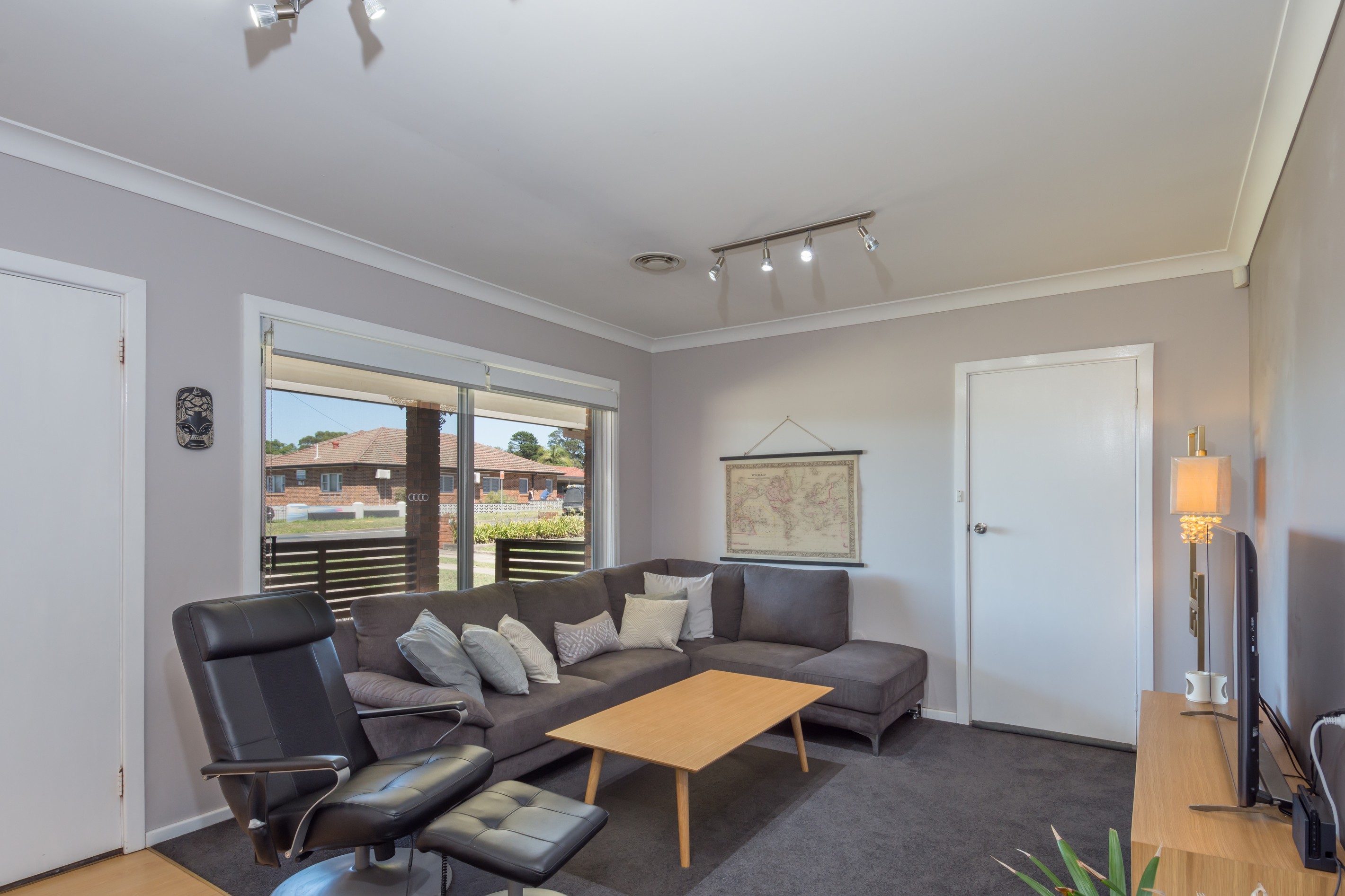 3 Cambewarra Road, Bomaderry, NSW 2541