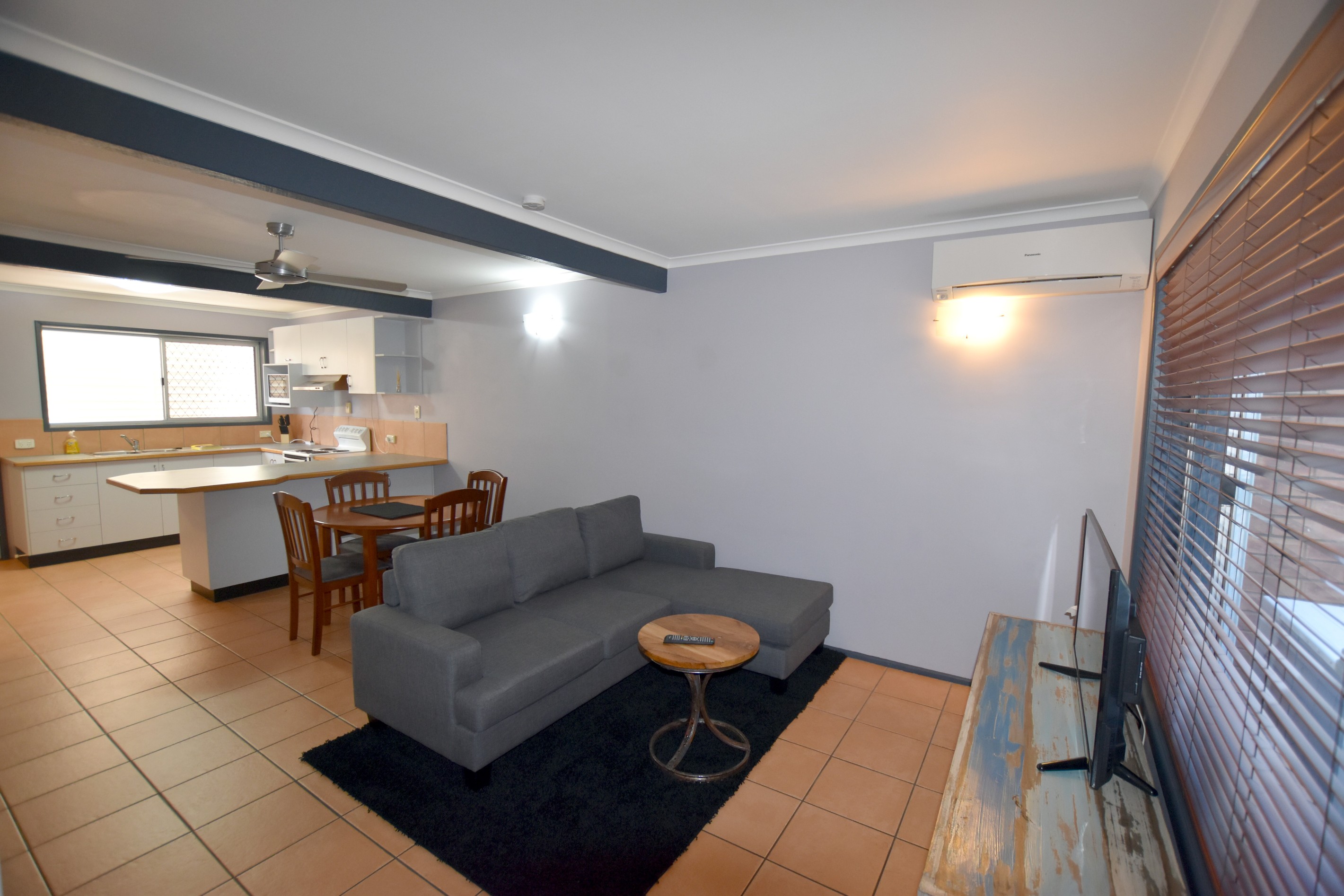 2/4 Wilmott Street, West Gladstone, QLD 4680