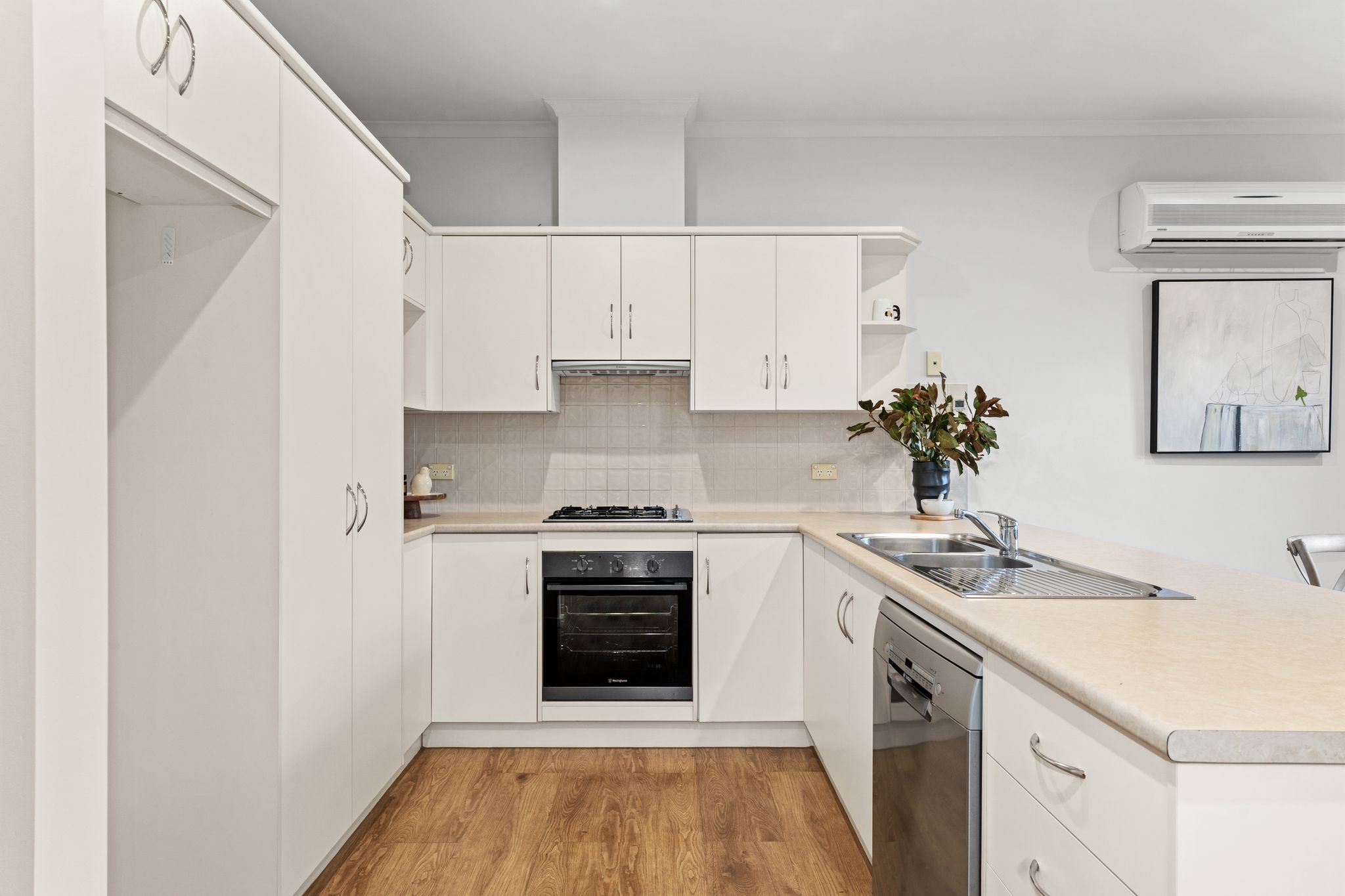 12/13-17 Avoca Street — photo 4 of 16