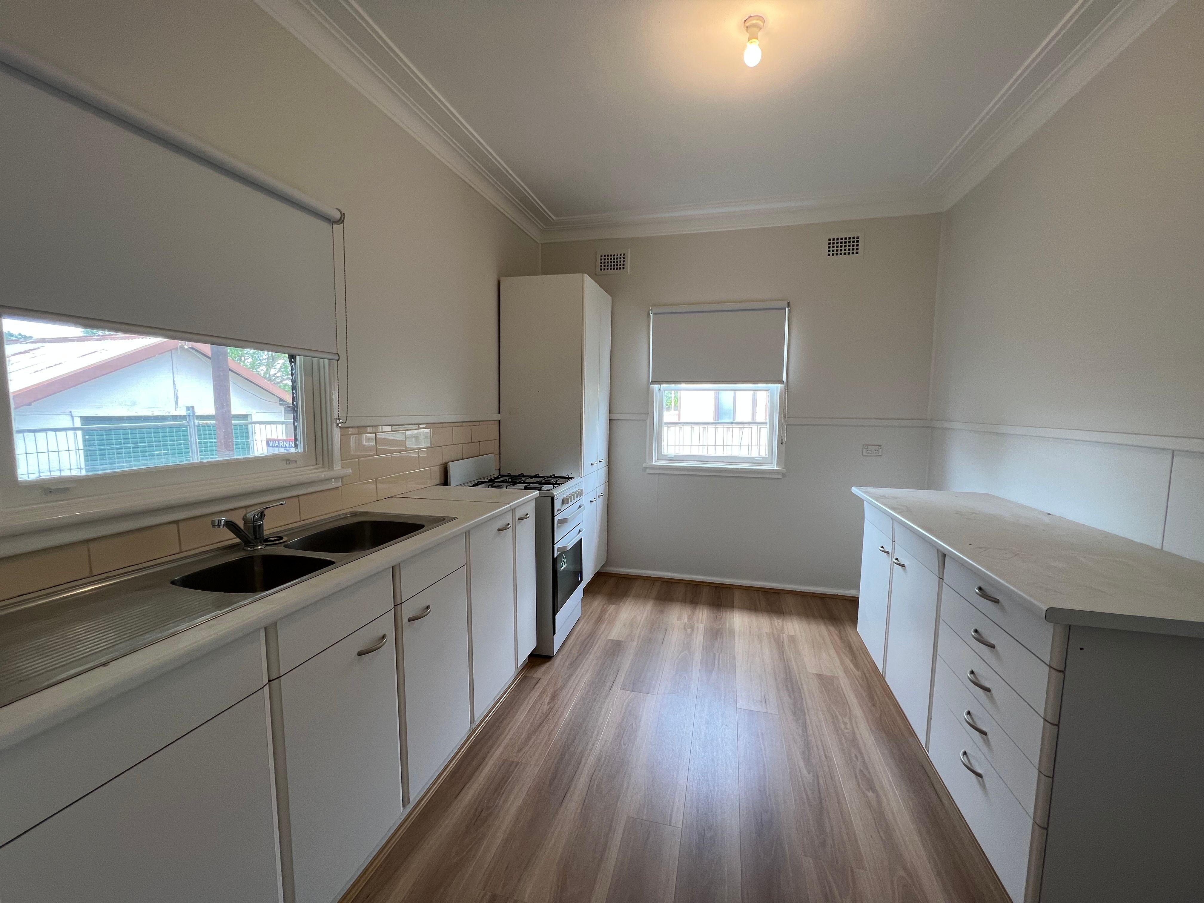 33 Gregory Avenue, Oxley Park, NSW 2760