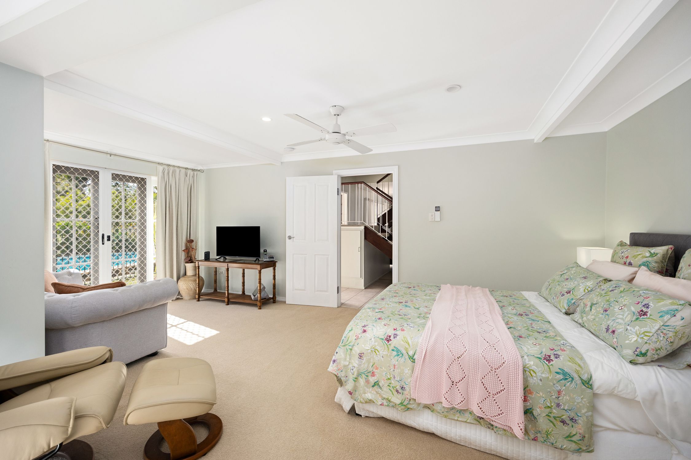 36 Mount Ommaney Drive — photo 14 of 25