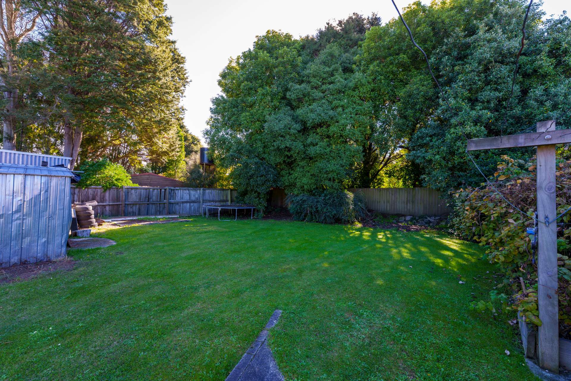 16 Woodend Road photo 15