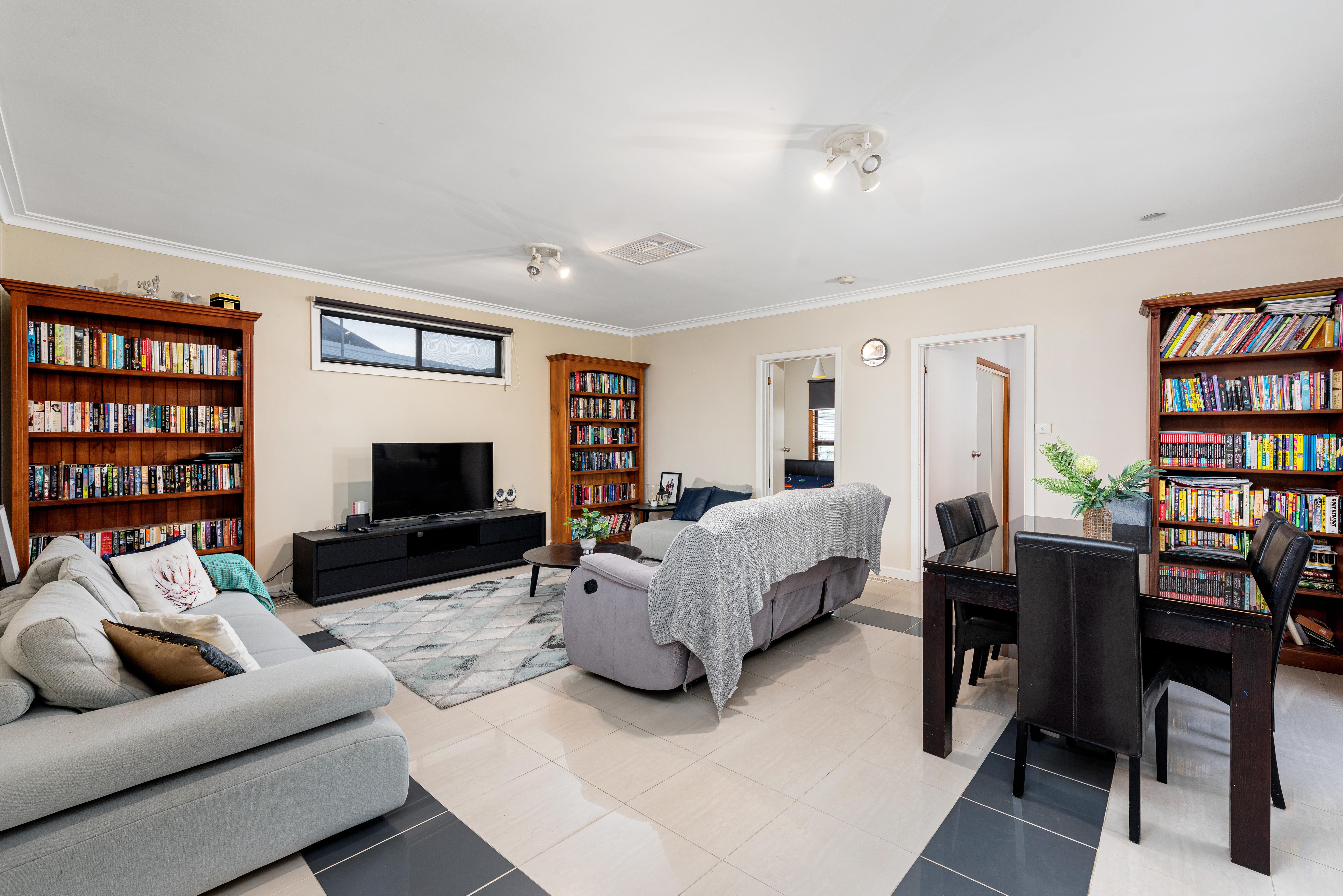 64 Lloyd Avenue, Reservoir, VIC 3073