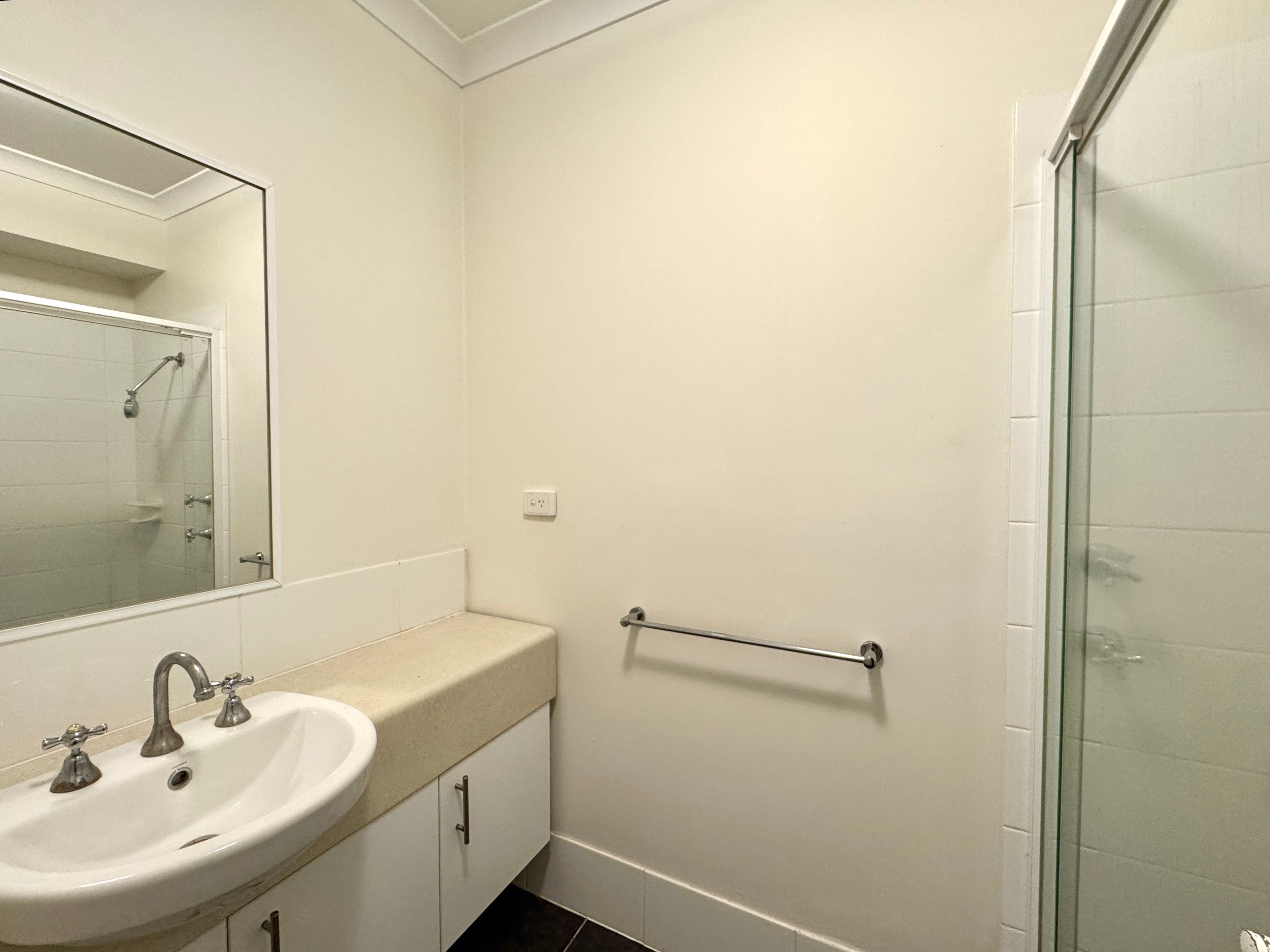 5/1 Lawson Street — photo 12 of 16