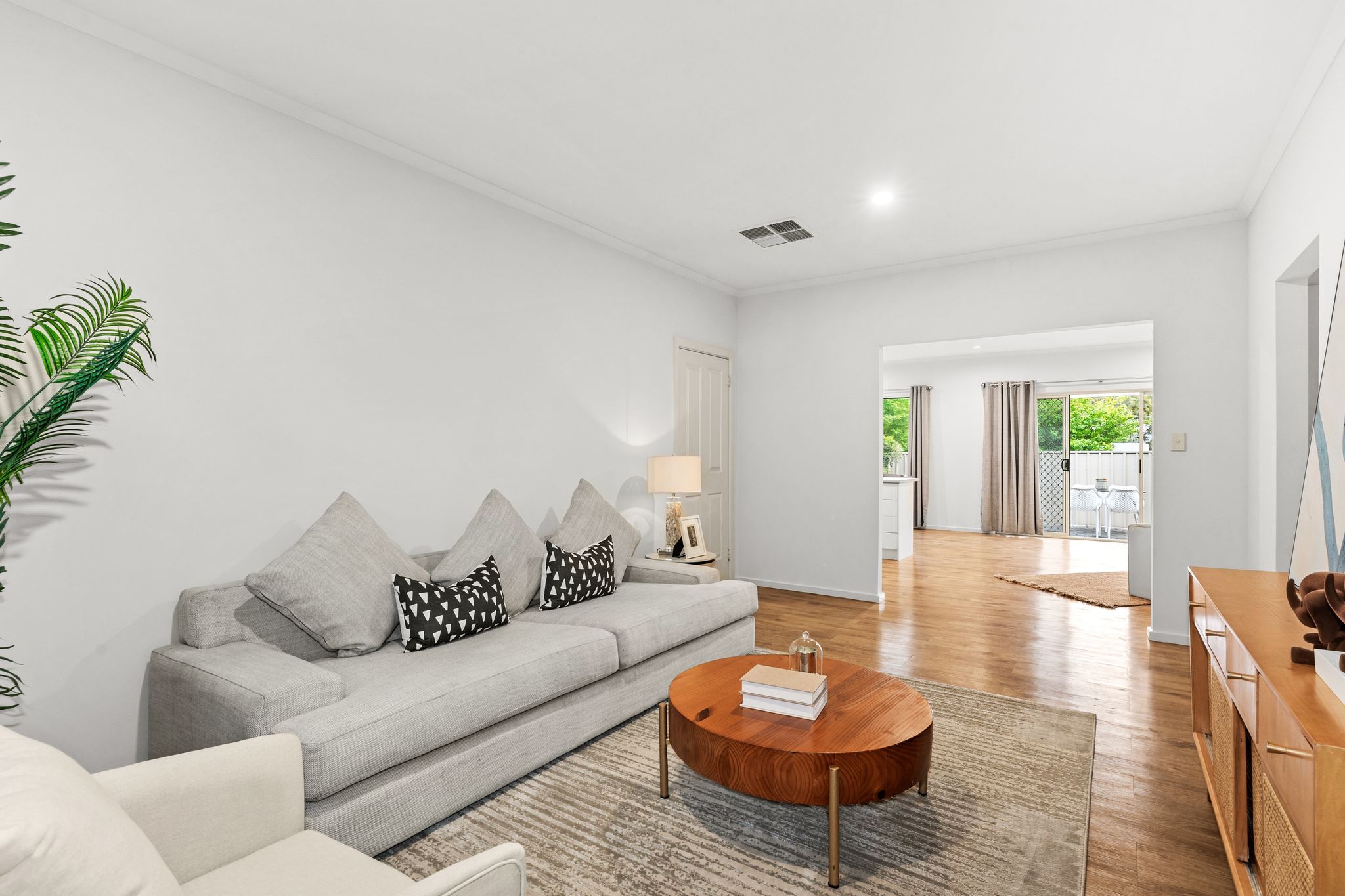 12/13-17 Avoca Street — photo 3 of 16