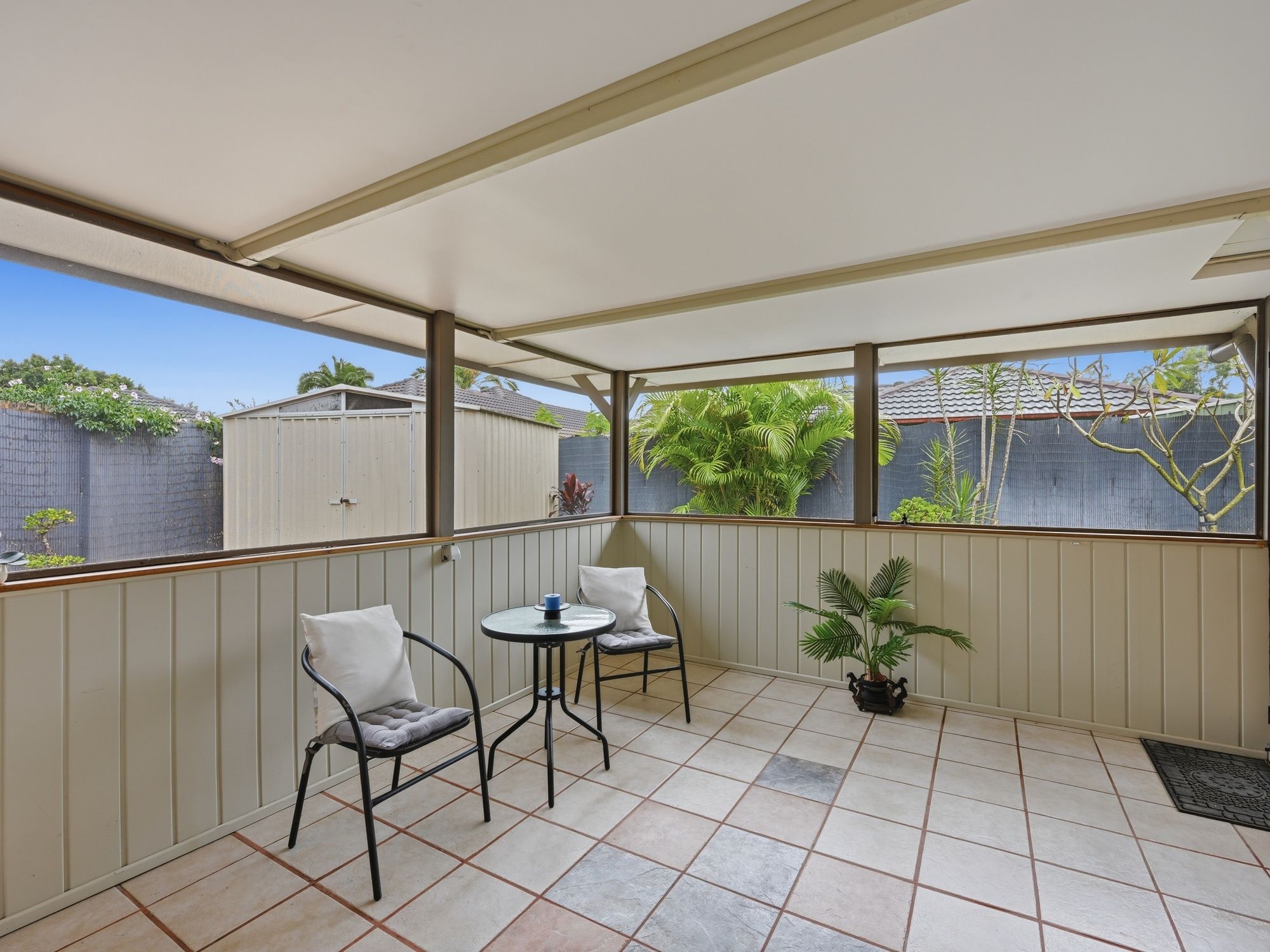 24 Meadow View Close — photo 11 of 15