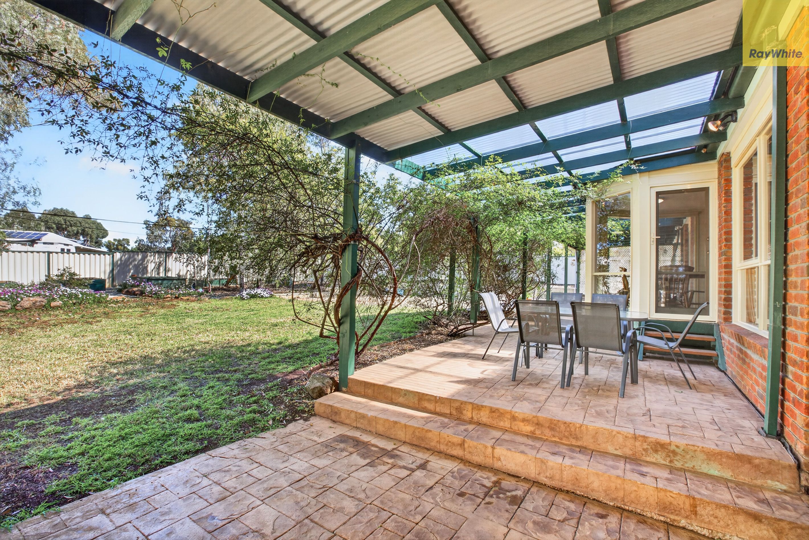17 Manning Boulevard — photo 15 of 19