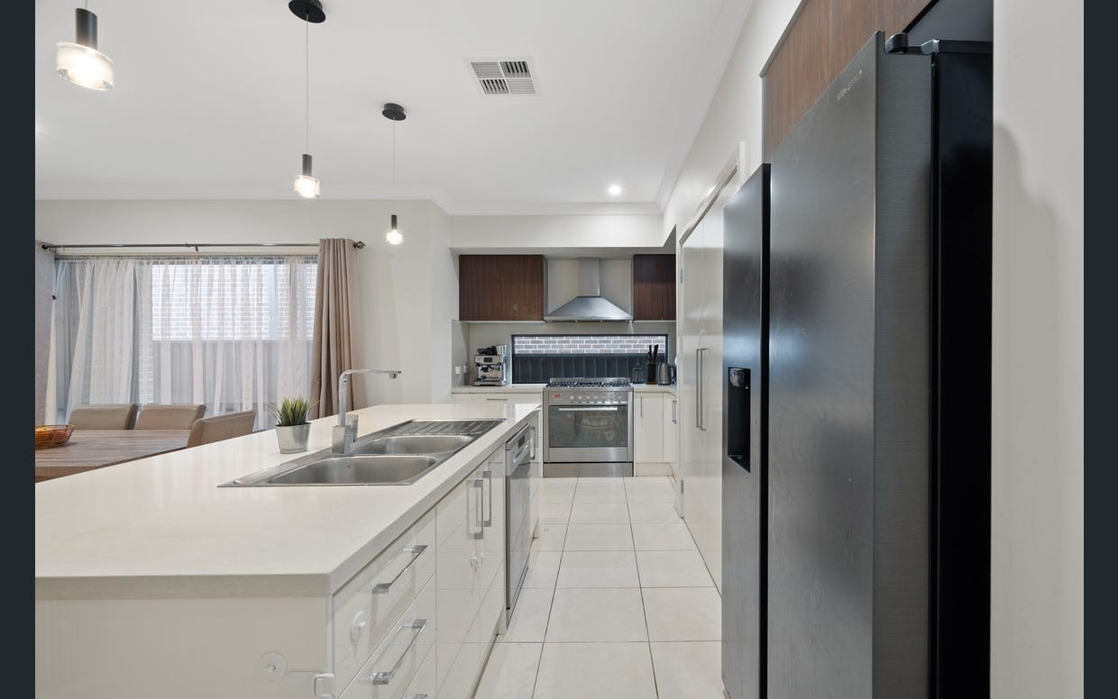 28 Brunton Place, St Helens Park, NSW 2560