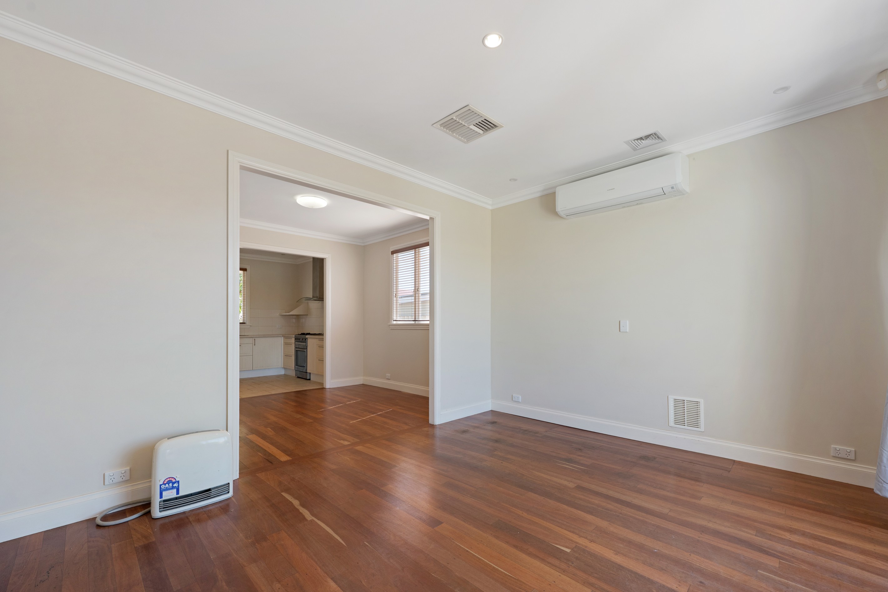 37 Whitfield Street, Beachlands, WA 6530