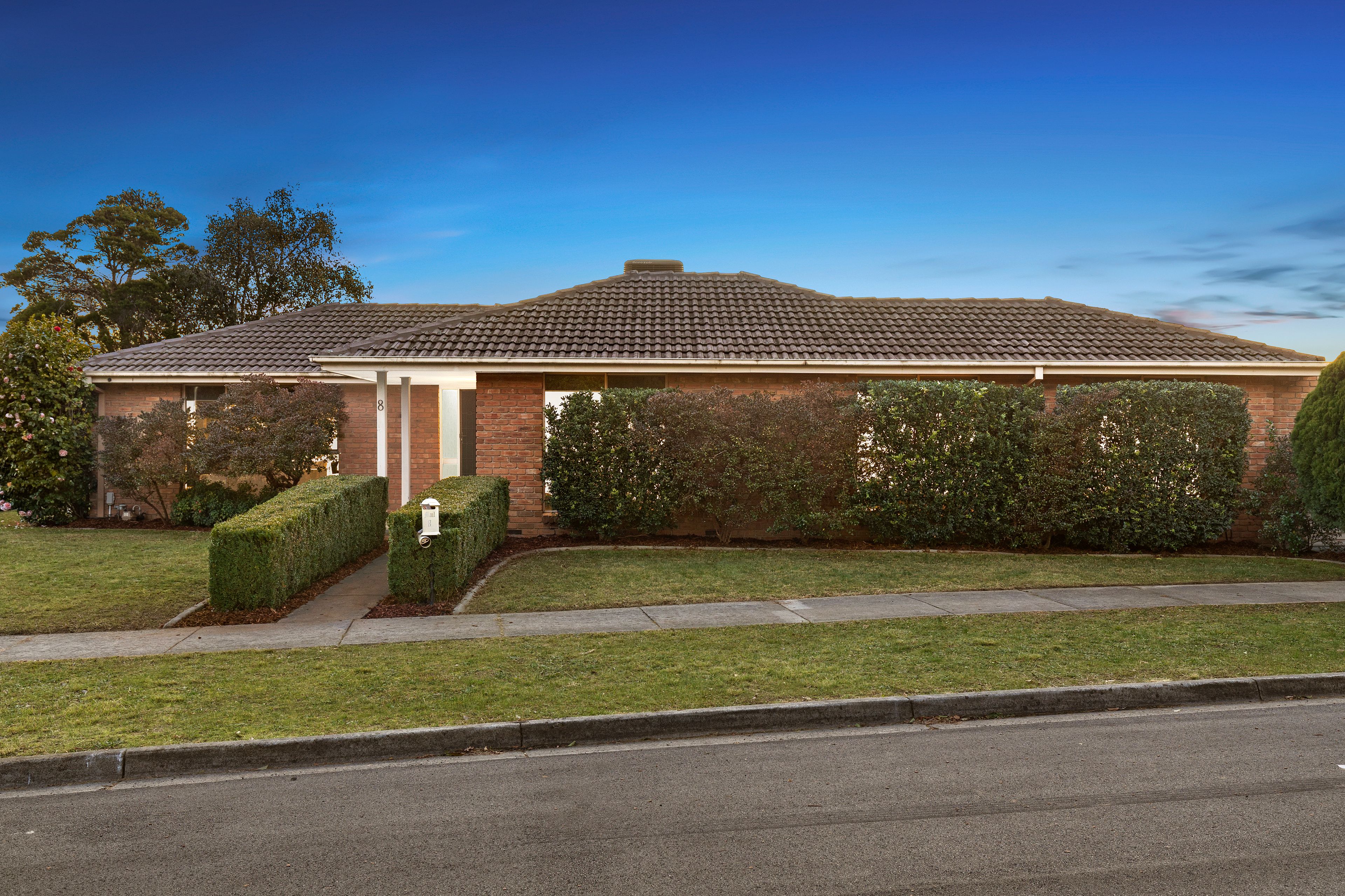8 Burchall Crescent, Rowville, VIC 3178