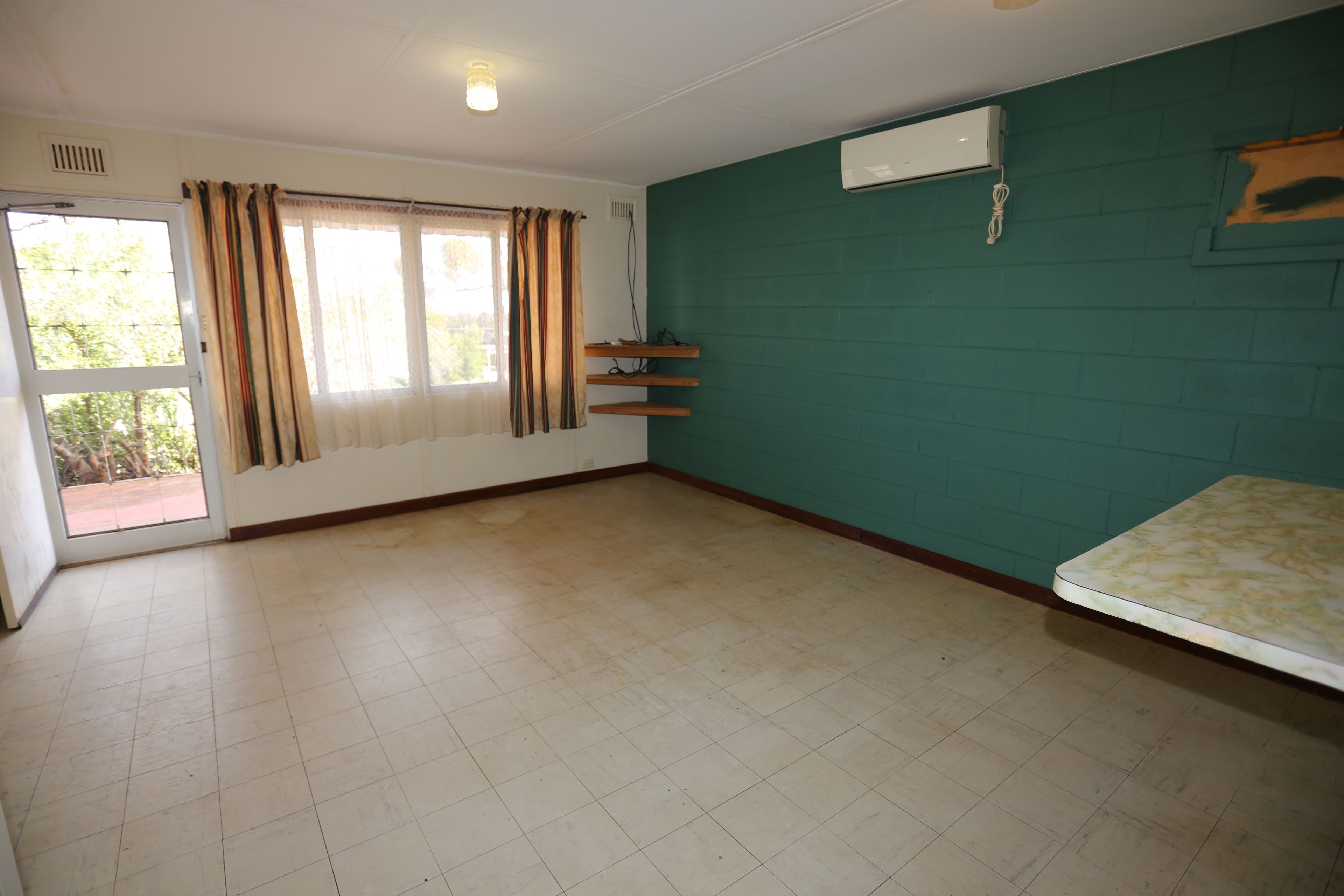 8 Bachelor Avenue, Kambalda East, WA 6442