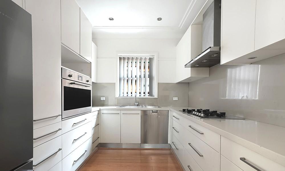 20 Earls Avenue — photo 4 of 12
