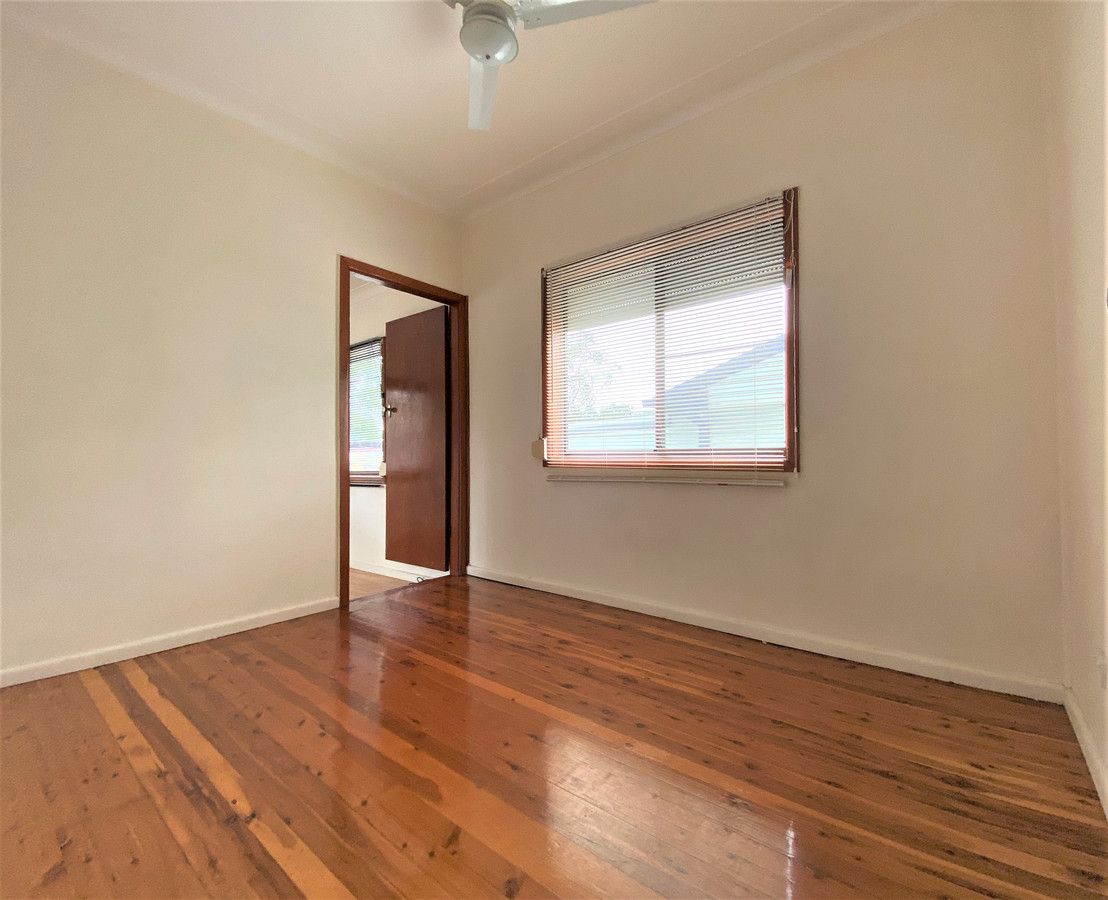 20 Waratah Street — photo 11 of 16