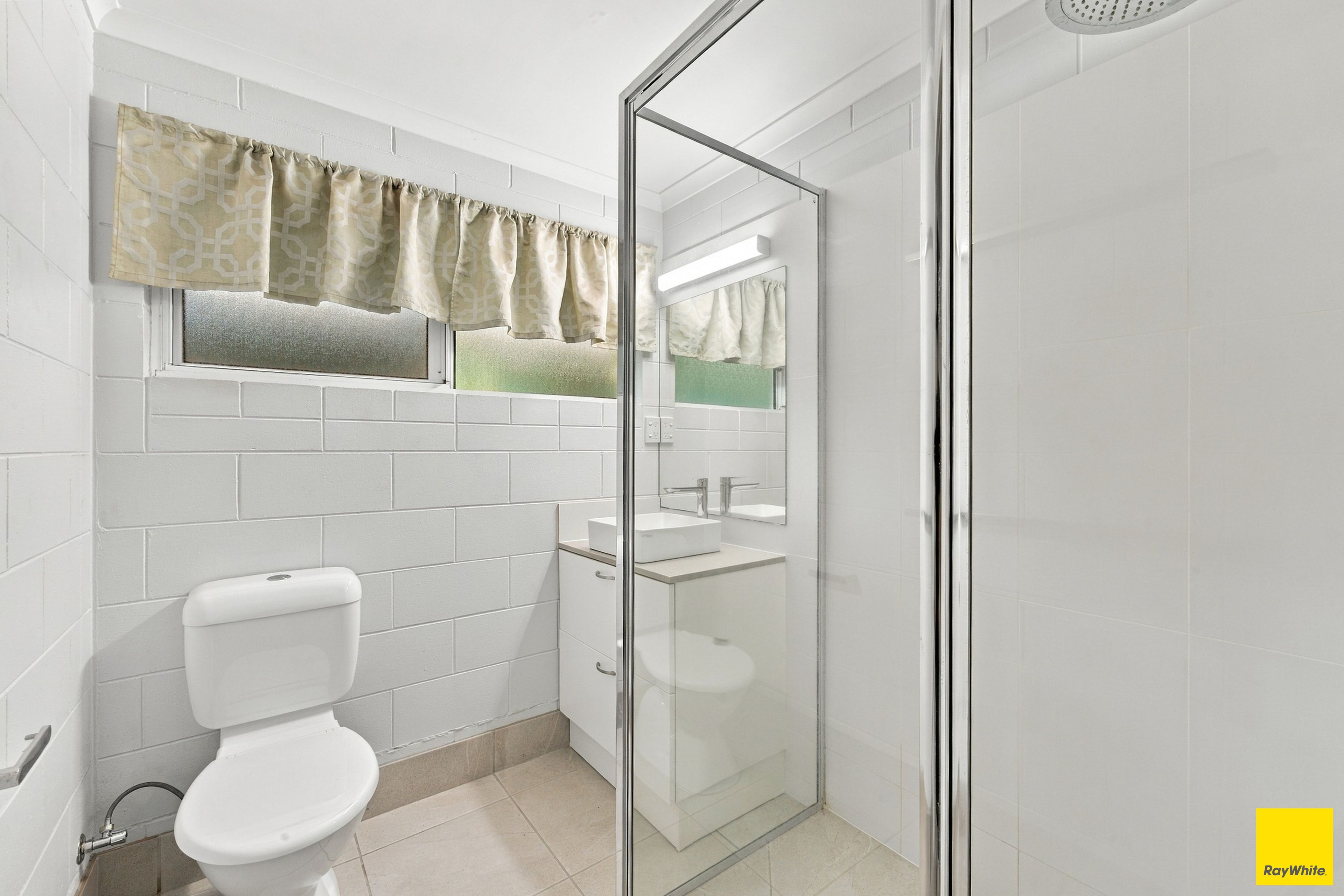 25 Del Manso Crescent — photo 14 of 24