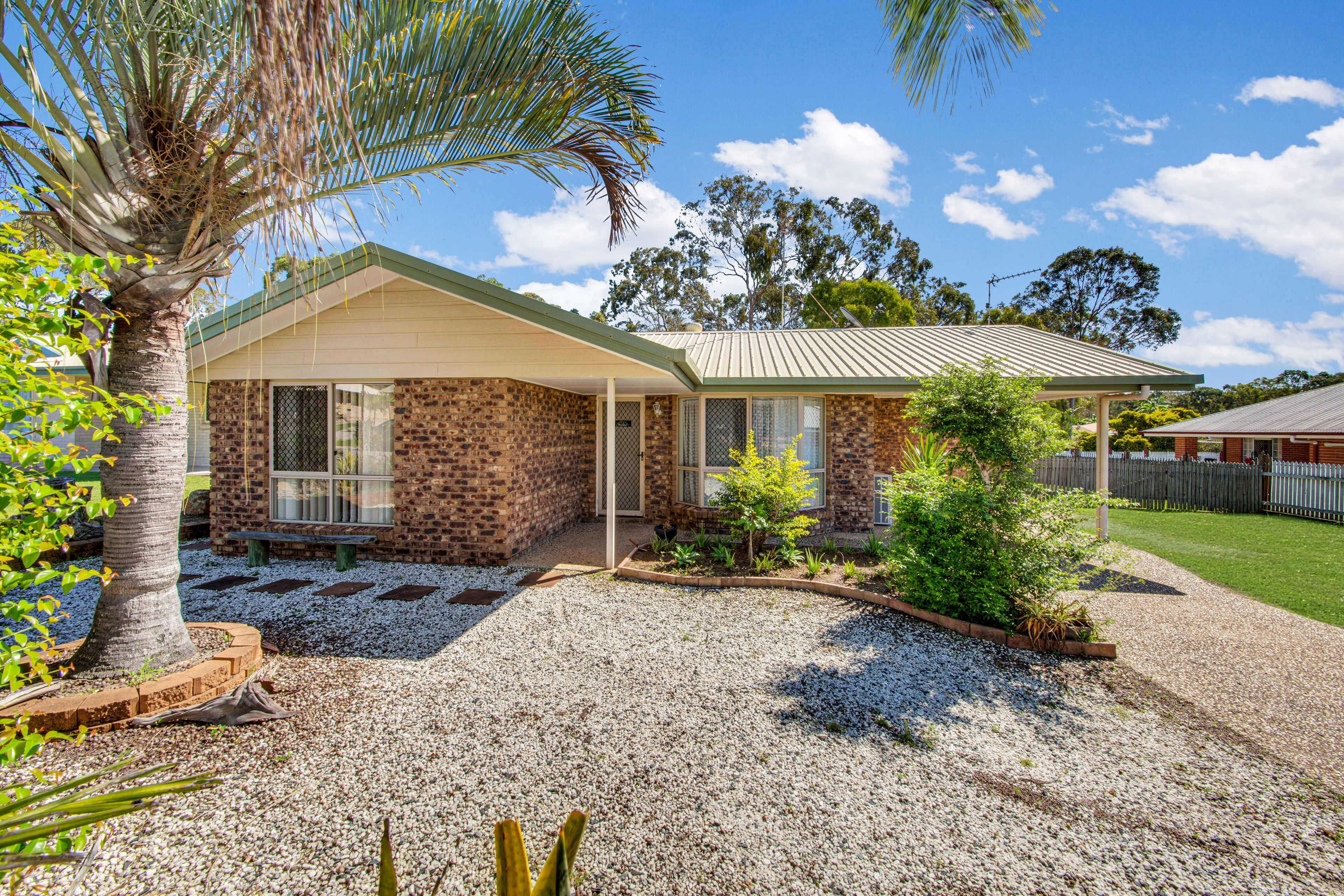 7 Hamilton Drive, Clinton, QLD 4680