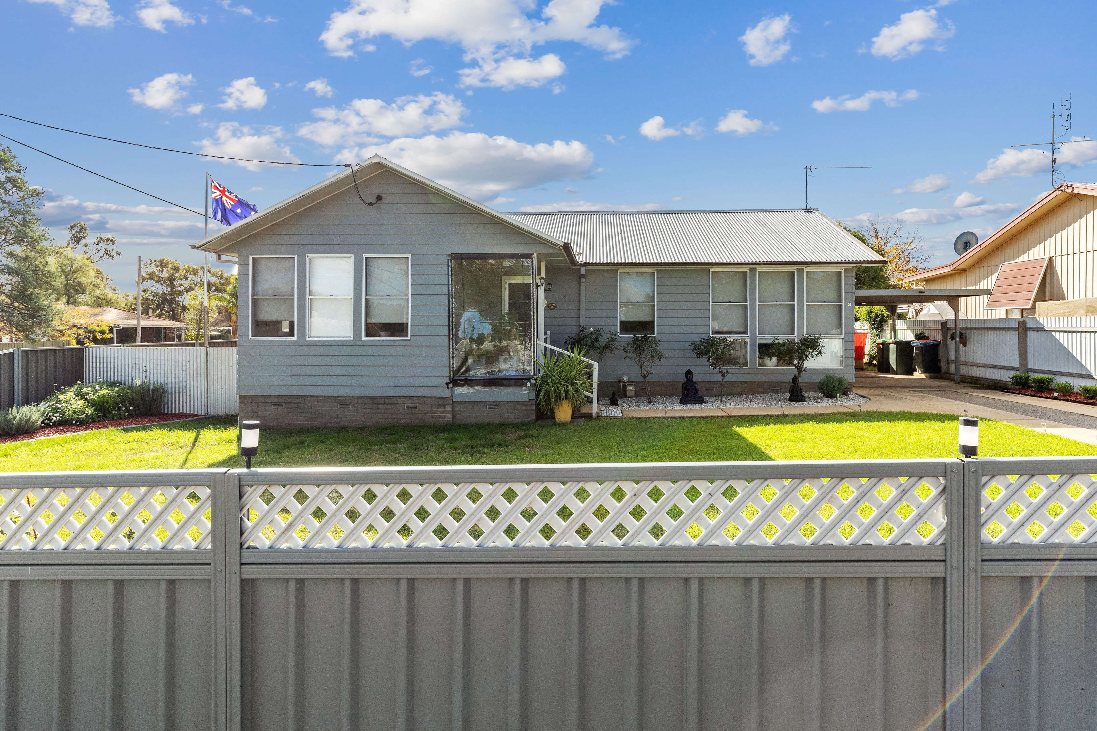 2 Loughnan Street, Coolamon NSW 2701