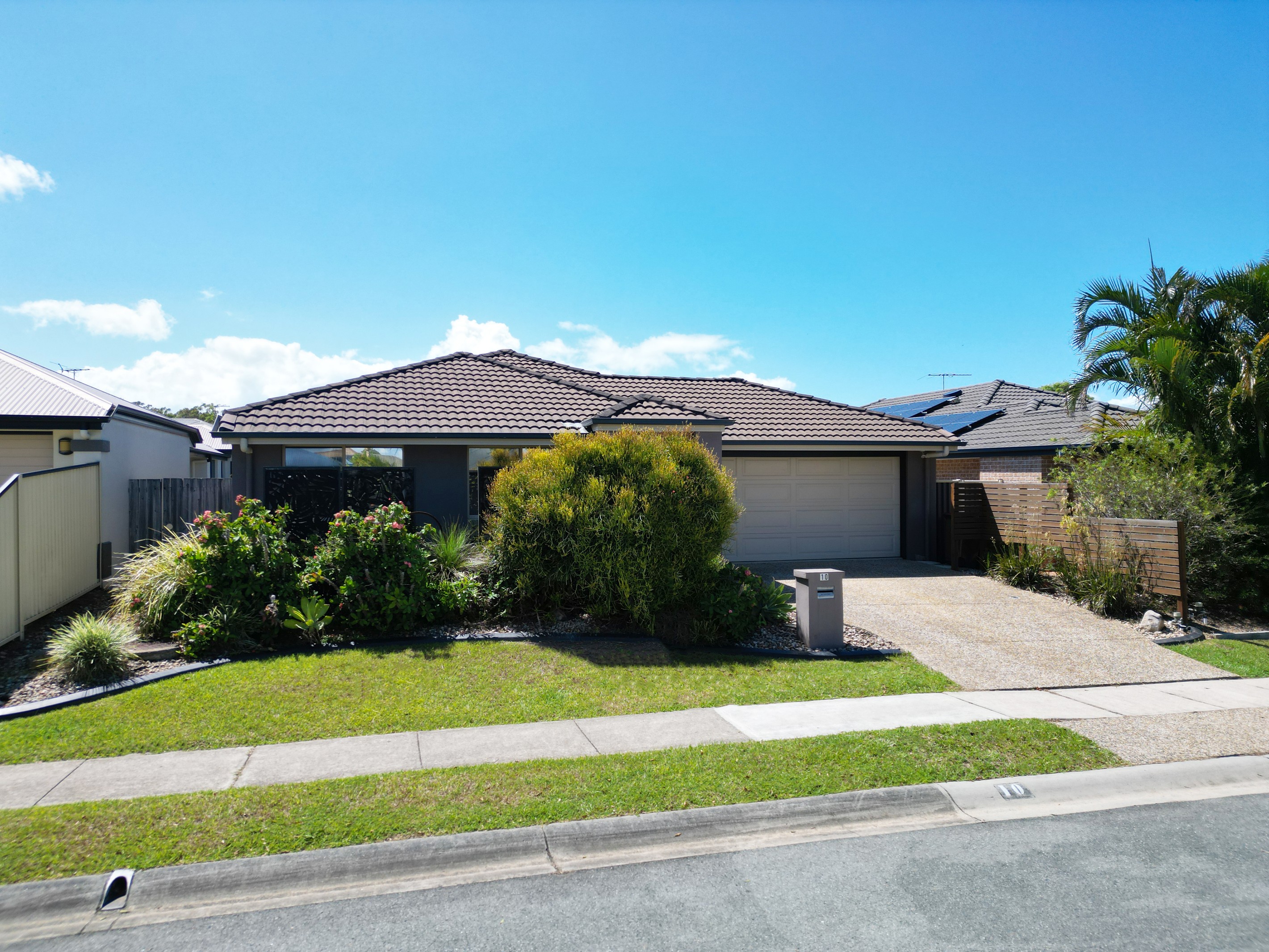 10 Corrimal Place, Sandstone Point, QLD 4511