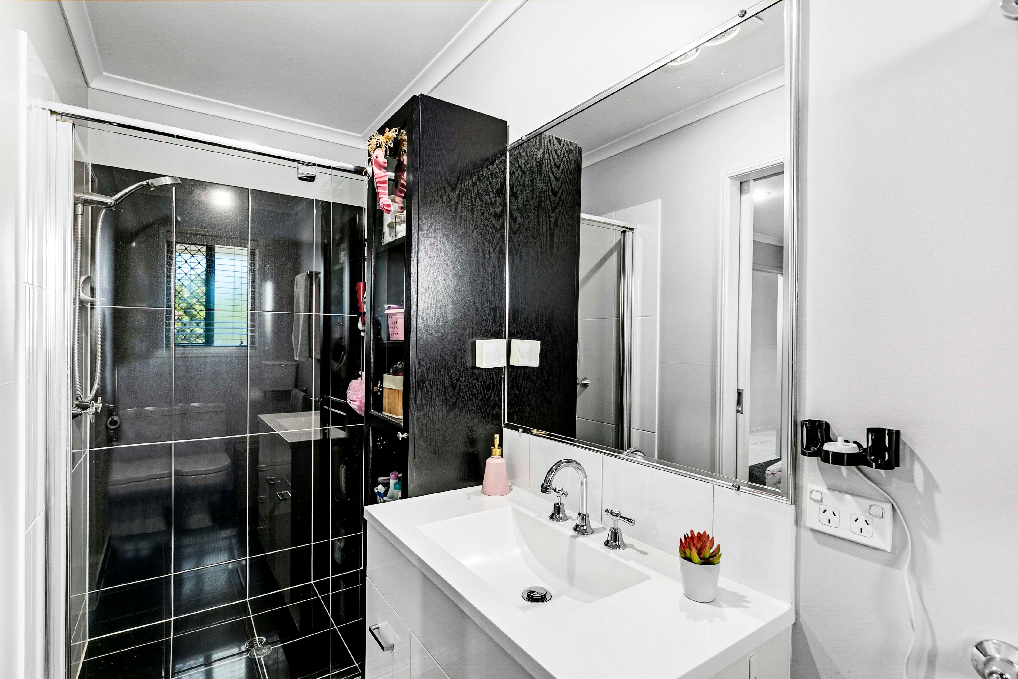 5 Eyre Court — photo 11 of 24