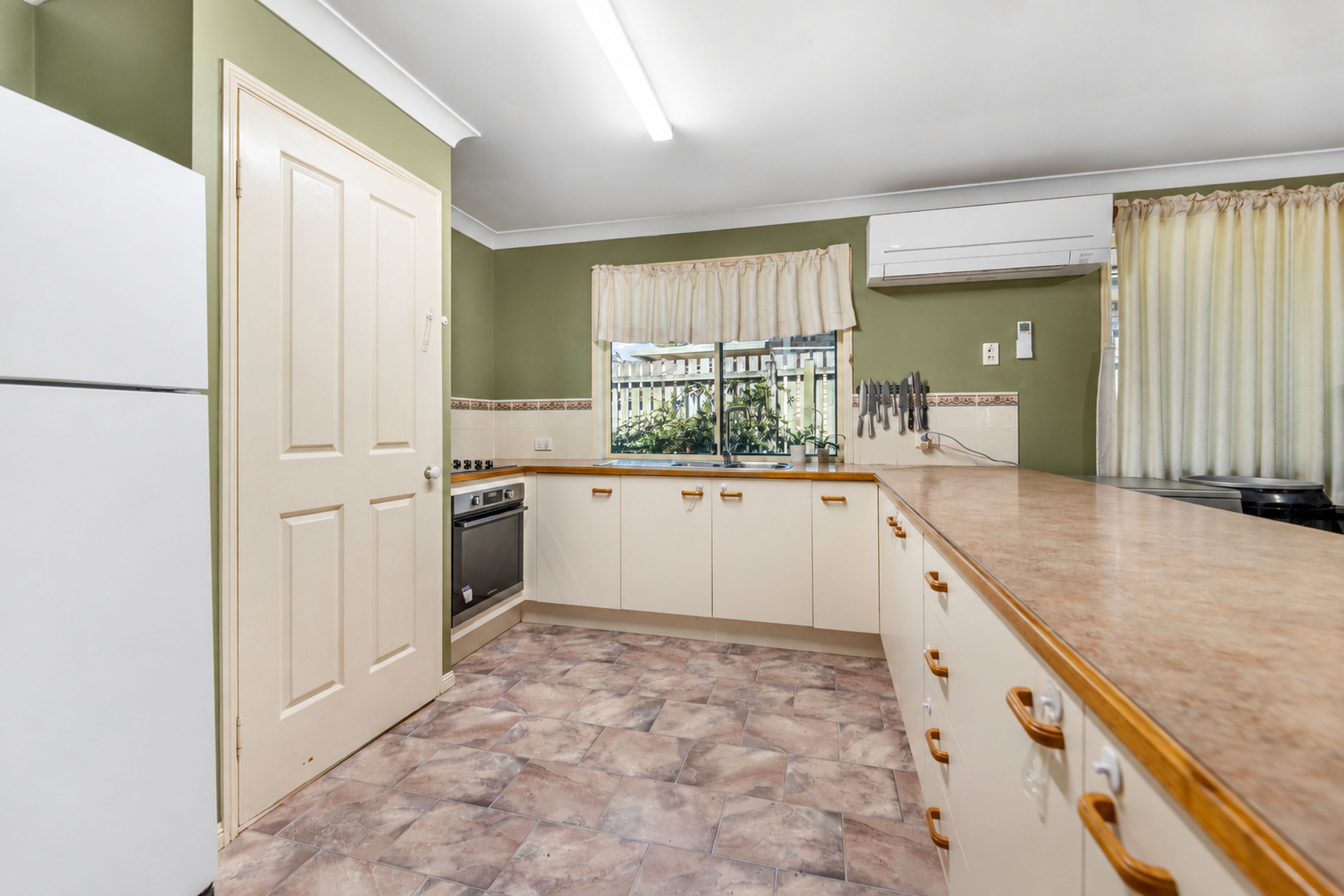 20 Kensington Court — photo 3 of 22