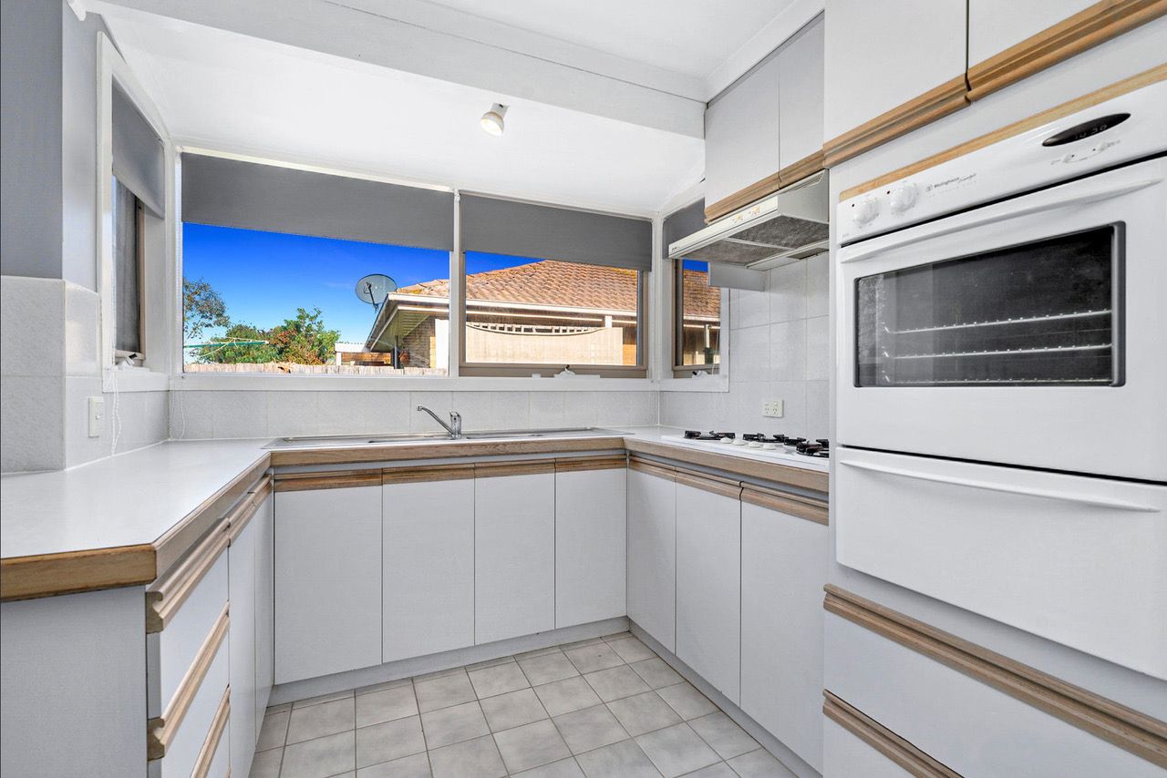 11 Nelson Court, Melton South, VIC 3338