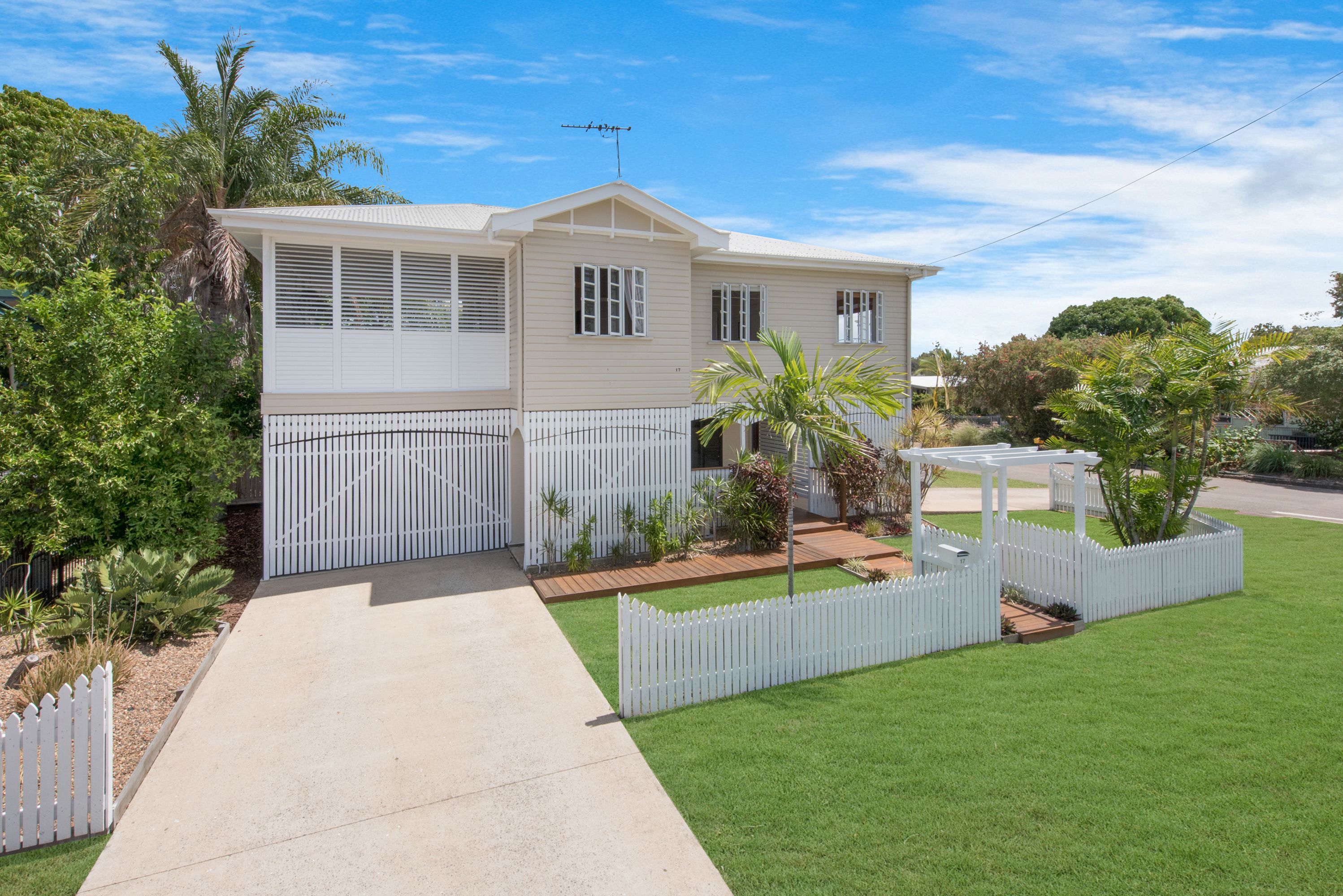 17 Latchford Street, Pimlico, QLD 4812